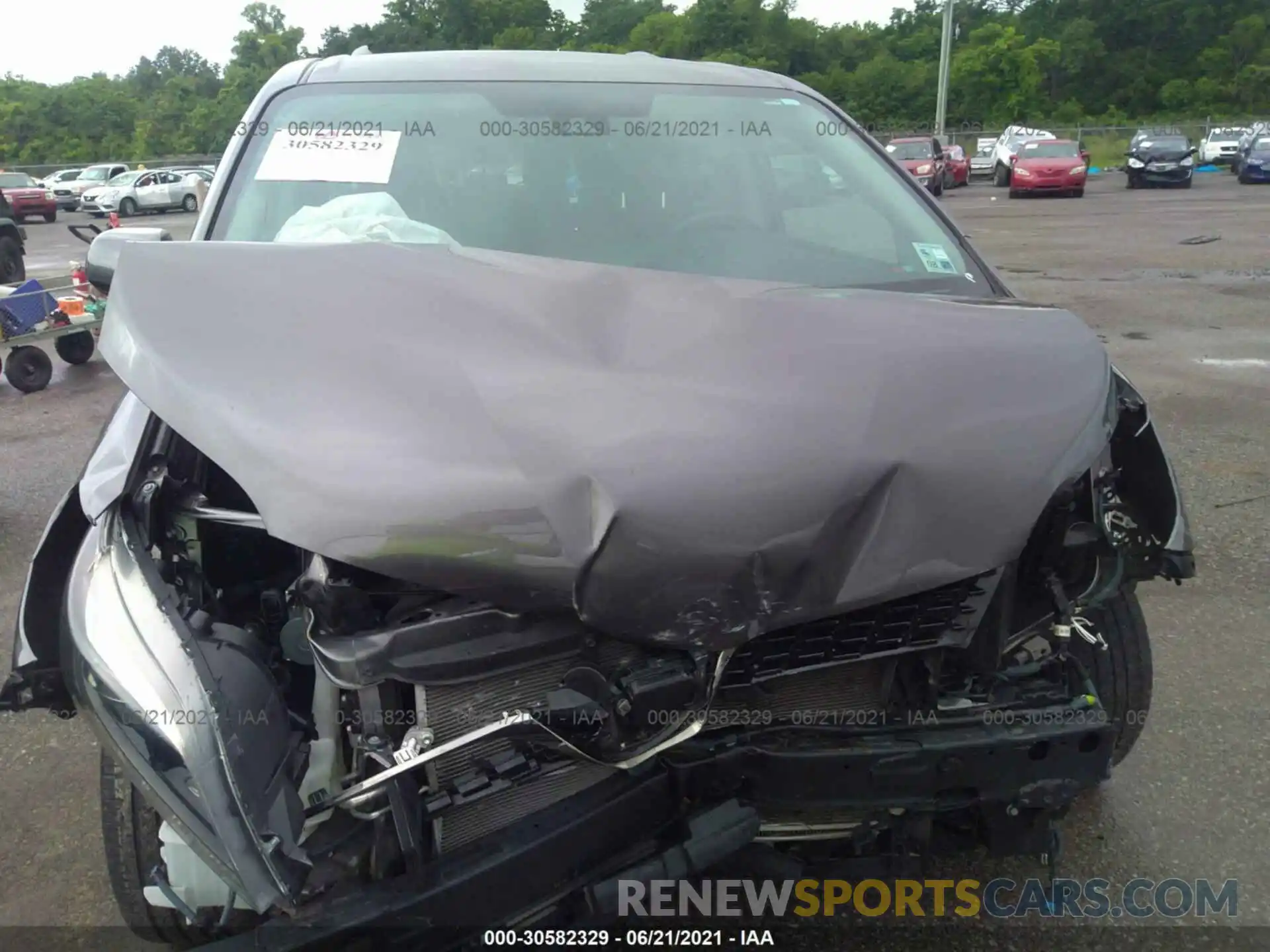 6 Photograph of a damaged car 5TDXZ3DC5KS971229 TOYOTA SIENNA 2019