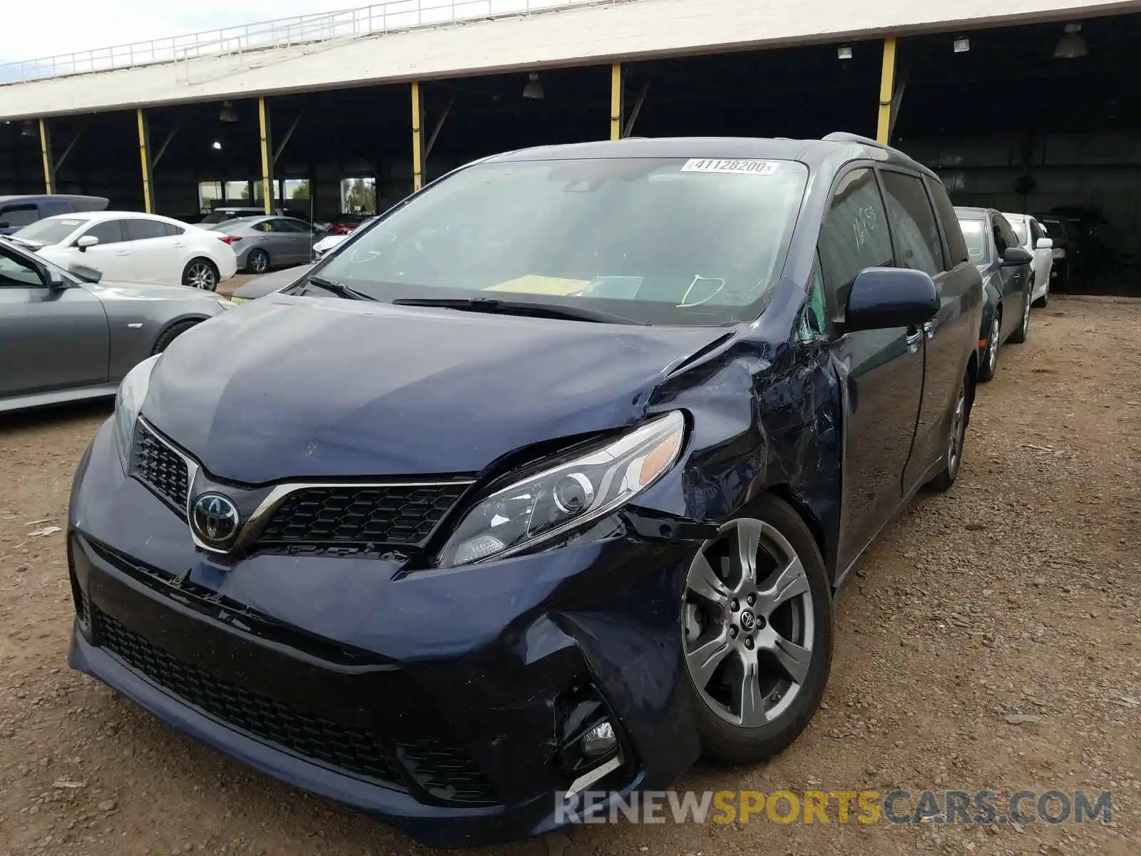 2 Photograph of a damaged car 5TDXZ3DC5KS983848 TOYOTA SIENNA 2019