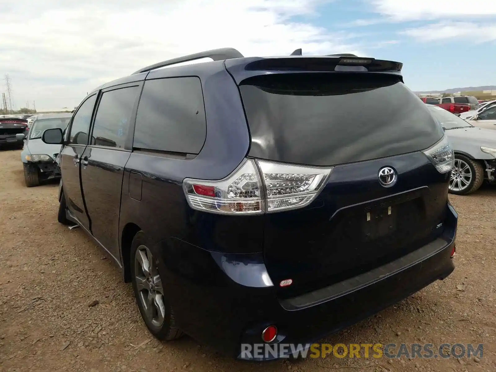 3 Фотография поврежденного автомобиля 5TDXZ3DC5KS983848 TOYOTA SIENNA 2019