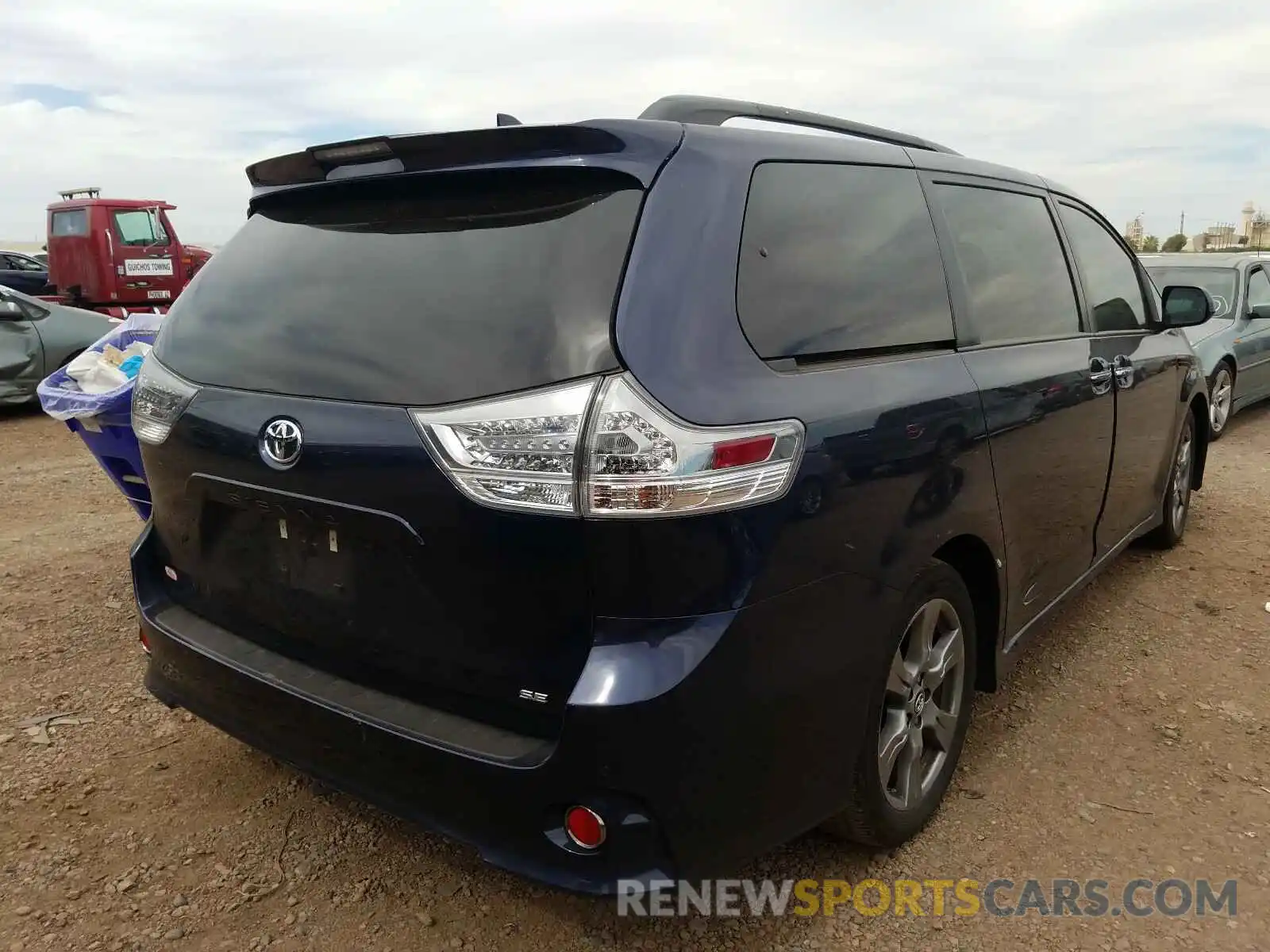 4 Фотография поврежденного автомобиля 5TDXZ3DC5KS983848 TOYOTA SIENNA 2019