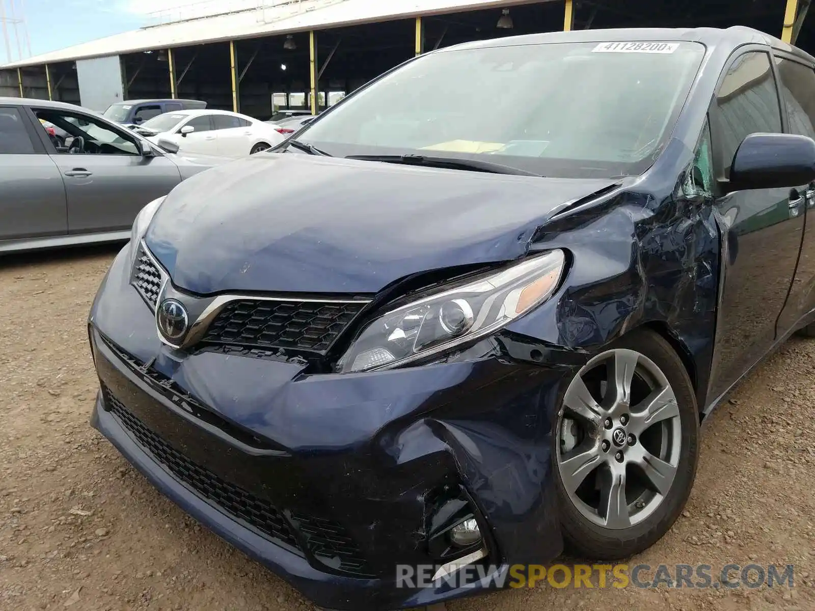 9 Фотография поврежденного автомобиля 5TDXZ3DC5KS983848 TOYOTA SIENNA 2019