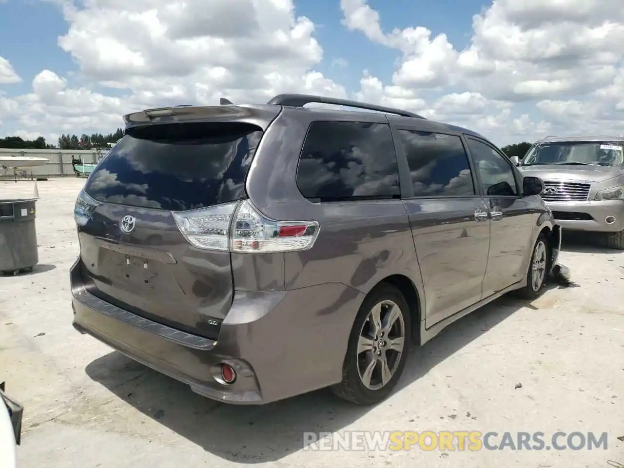 4 Фотография поврежденного автомобиля 5TDXZ3DC5KS986801 TOYOTA SIENNA 2019