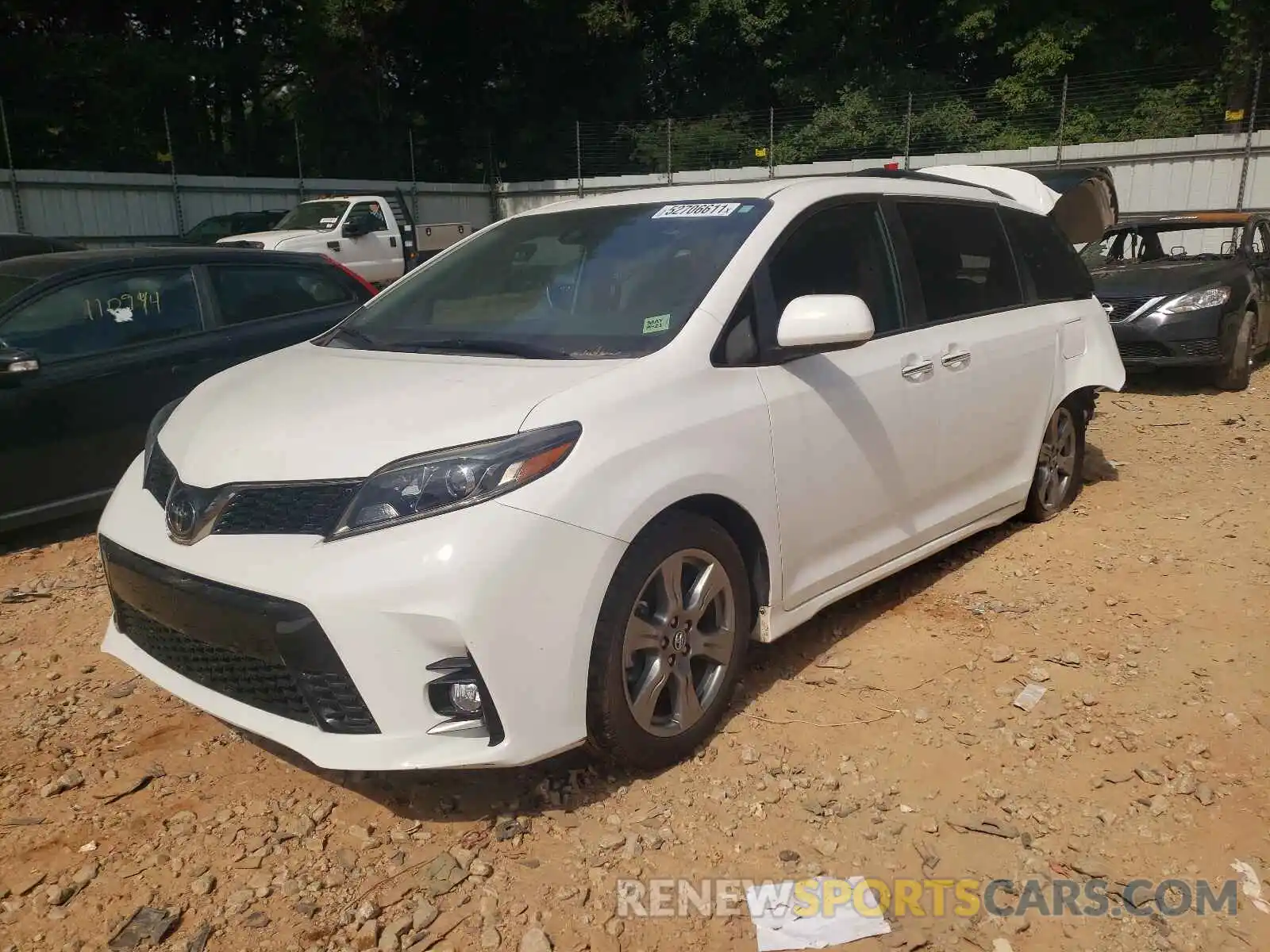 2 Photograph of a damaged car 5TDXZ3DC5KS998429 TOYOTA SIENNA 2019