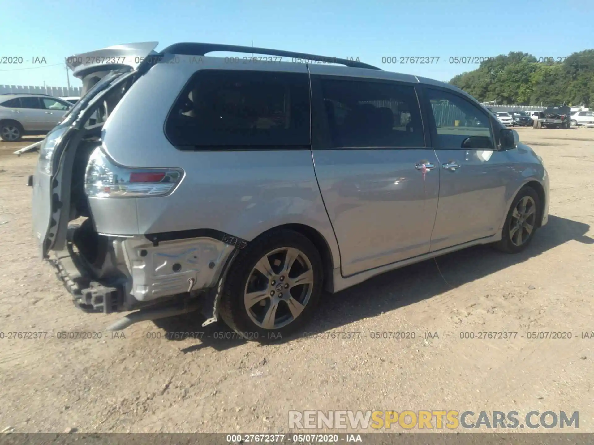 4 Фотография поврежденного автомобиля 5TDXZ3DC6KS972230 TOYOTA SIENNA 2019