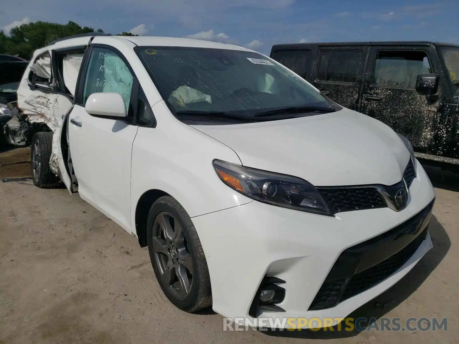 1 Photograph of a damaged car 5TDXZ3DC6KS978917 TOYOTA SIENNA 2019