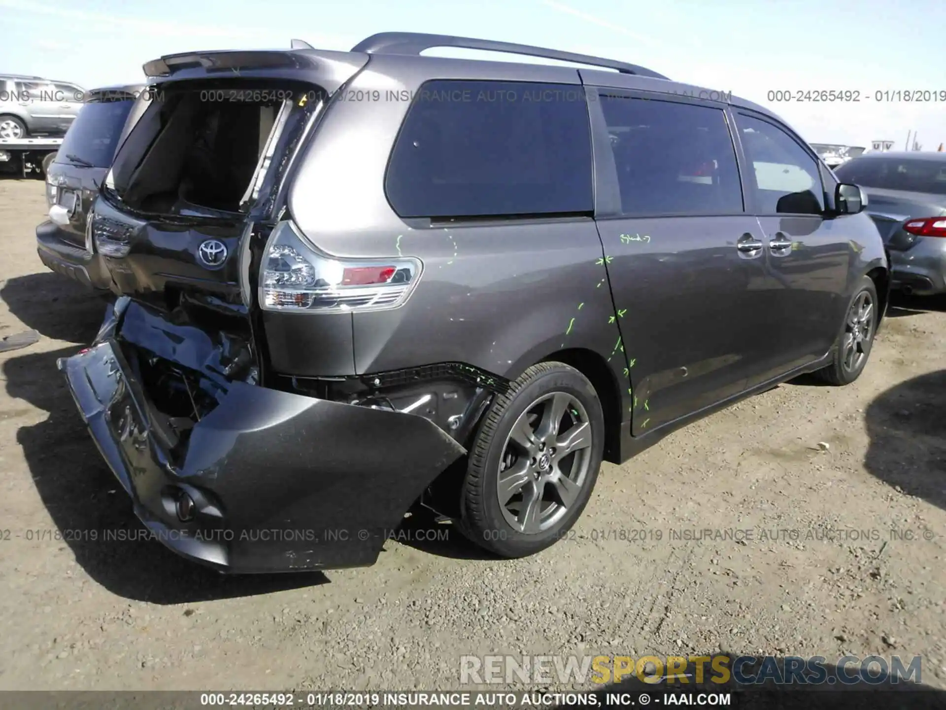 4 Фотография поврежденного автомобиля 5TDXZ3DC6KS980473 TOYOTA SIENNA 2019