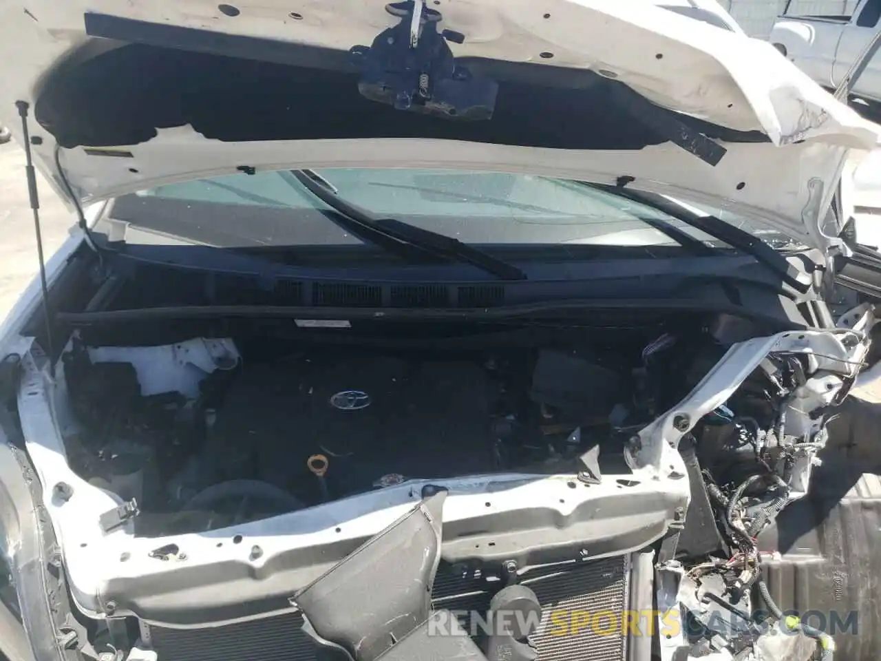 7 Photograph of a damaged car 5TDXZ3DC6KS980702 TOYOTA SIENNA 2019