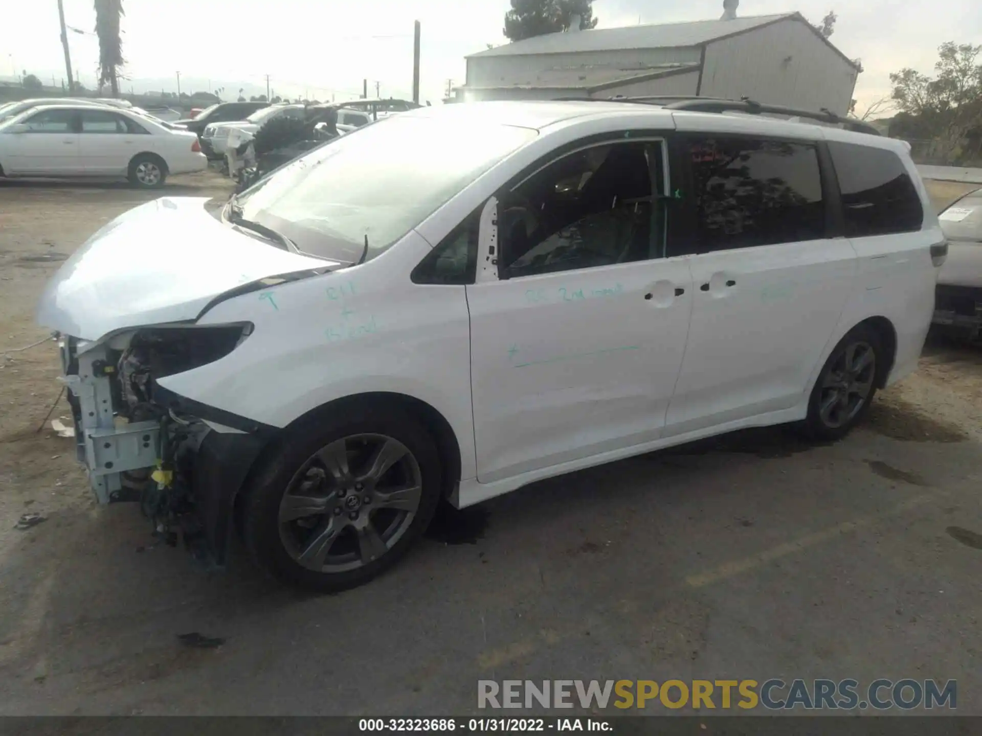 2 Фотография поврежденного автомобиля 5TDXZ3DC6KS987830 TOYOTA SIENNA 2019