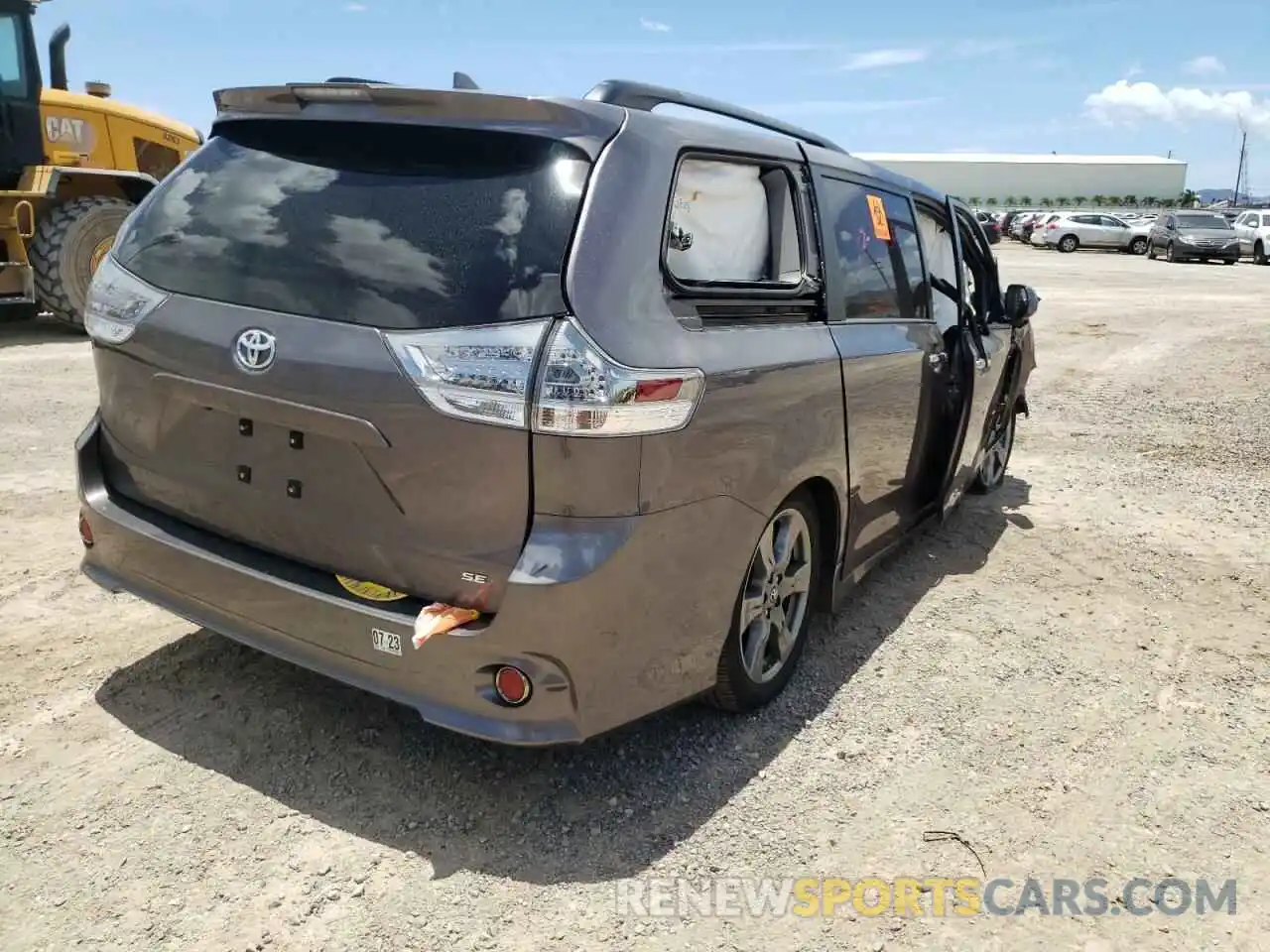 4 Фотография поврежденного автомобиля 5TDXZ3DC6KS996074 TOYOTA SIENNA 2019