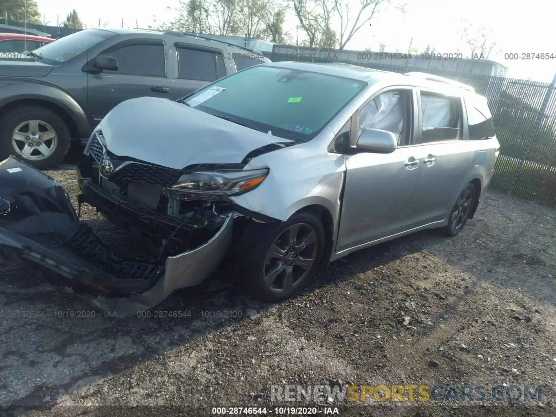 2 Фотография поврежденного автомобиля 5TDXZ3DC7KS010177 TOYOTA SIENNA 2019