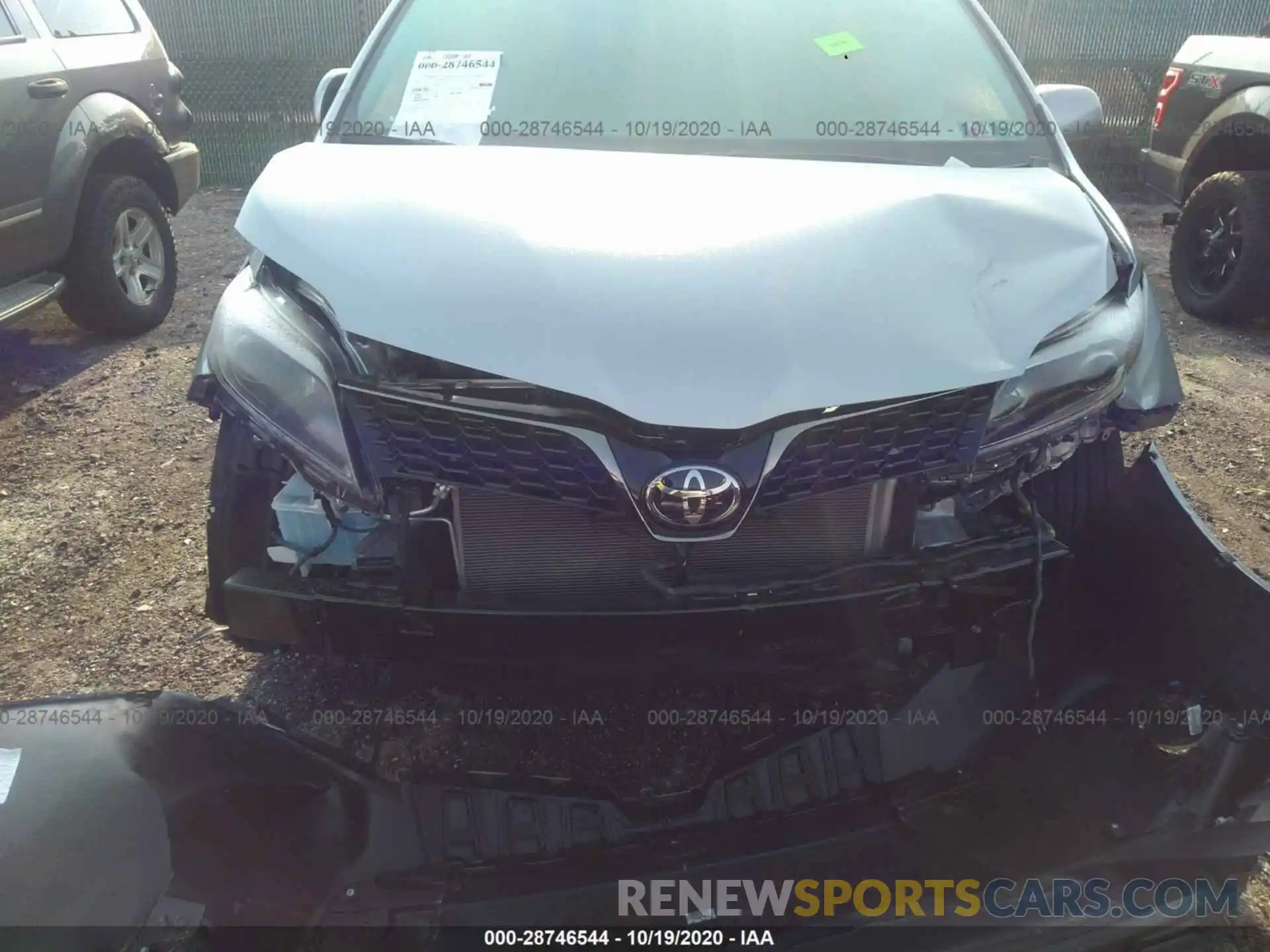 6 Photograph of a damaged car 5TDXZ3DC7KS010177 TOYOTA SIENNA 2019