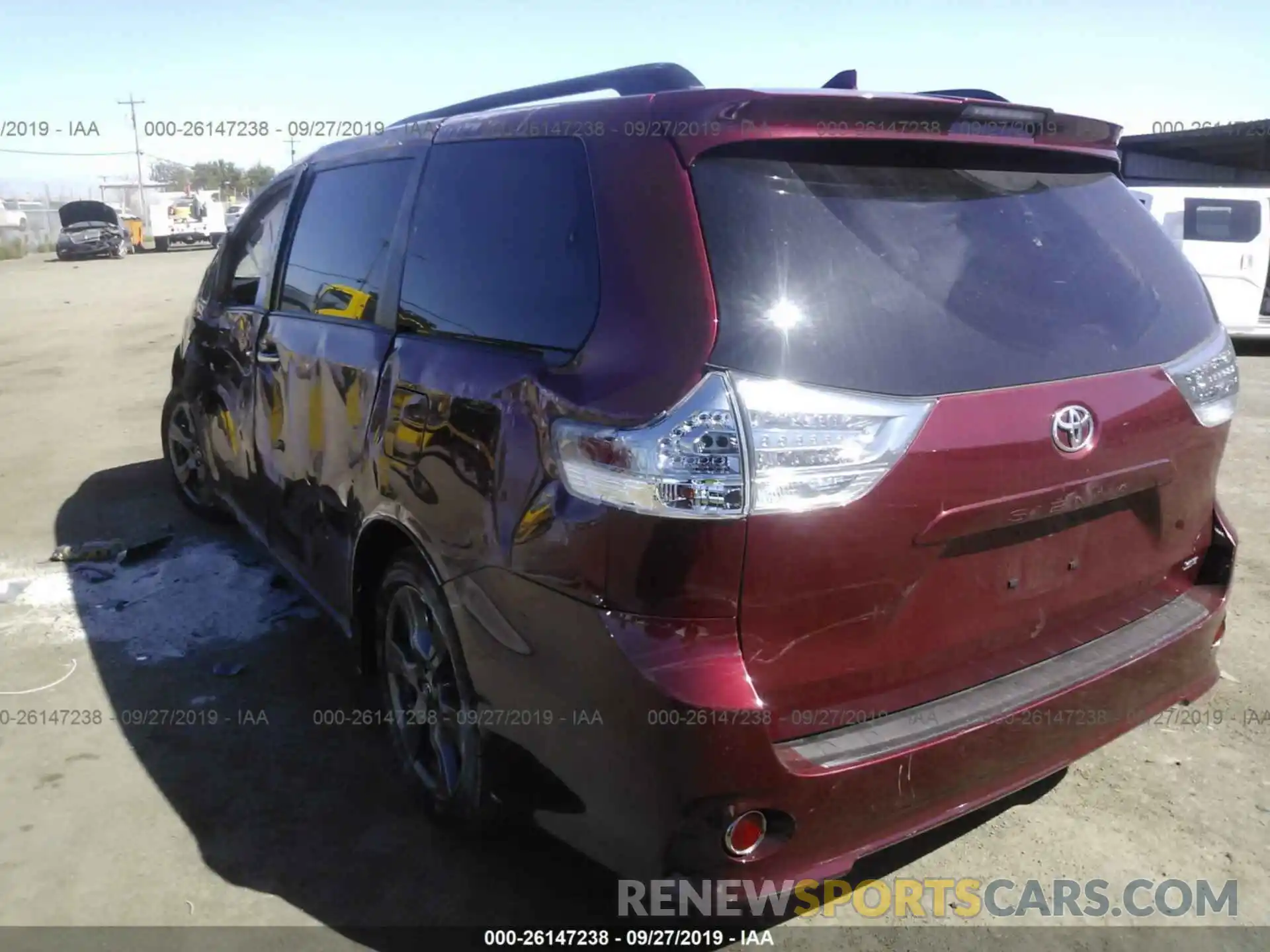 3 Фотография поврежденного автомобиля 5TDXZ3DC7KS965996 TOYOTA SIENNA 2019