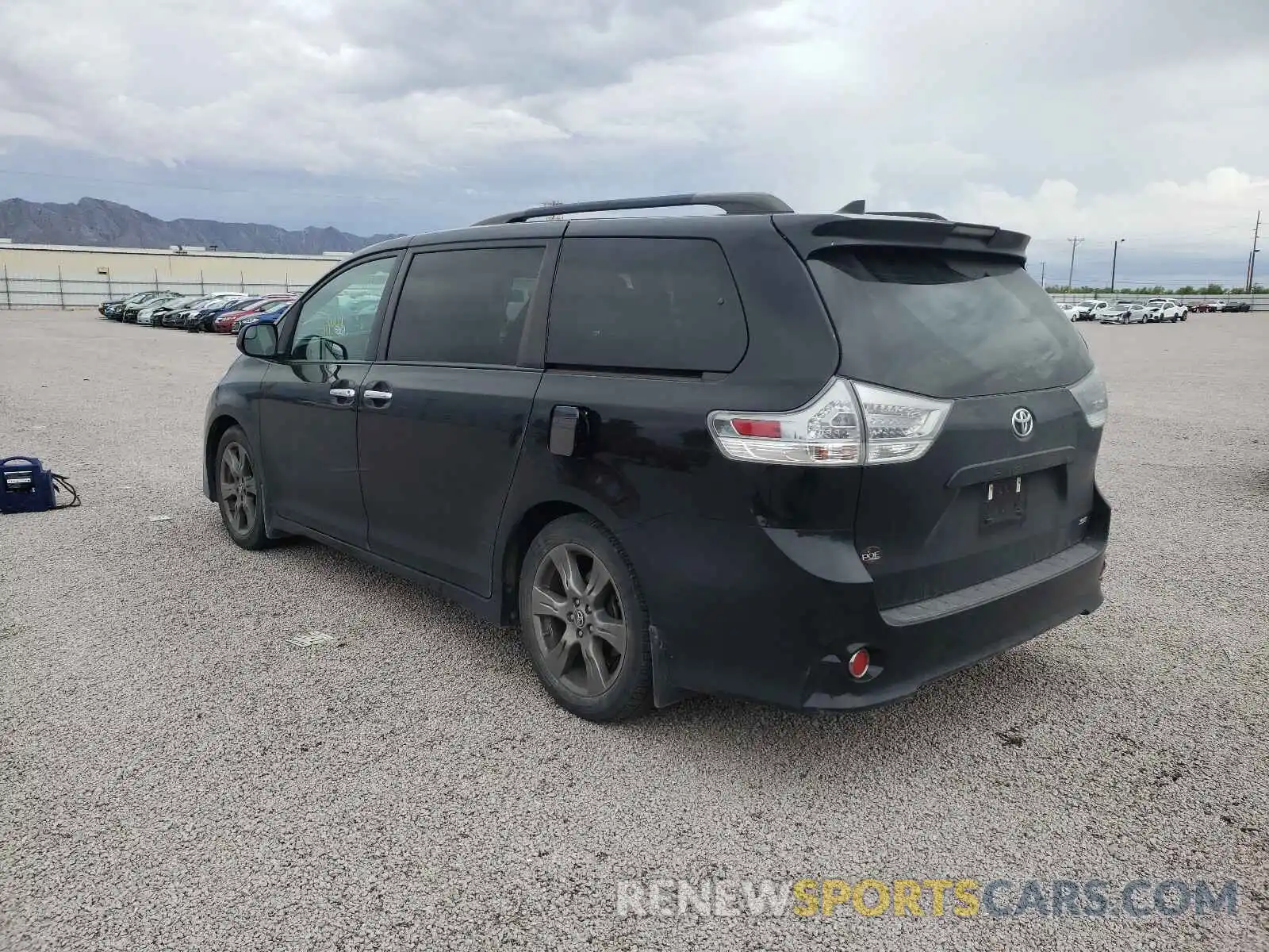 3 Фотография поврежденного автомобиля 5TDXZ3DC7KS971006 TOYOTA SIENNA 2019