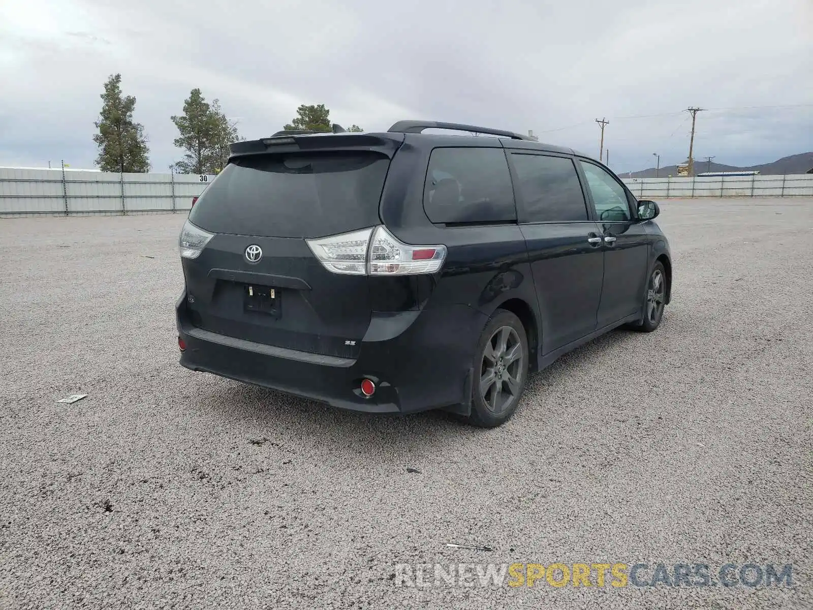 4 Фотография поврежденного автомобиля 5TDXZ3DC7KS971006 TOYOTA SIENNA 2019