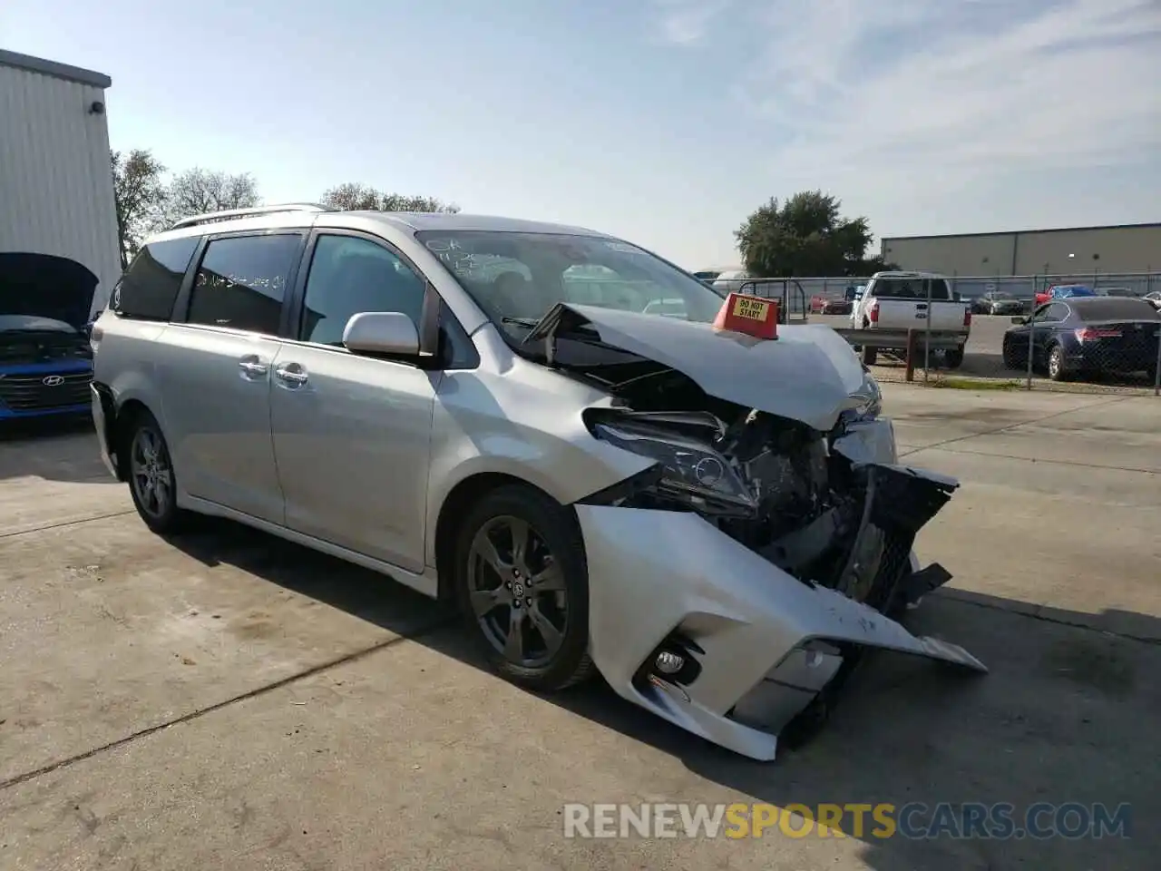 1 Photograph of a damaged car 5TDXZ3DC7KS973273 TOYOTA SIENNA 2019