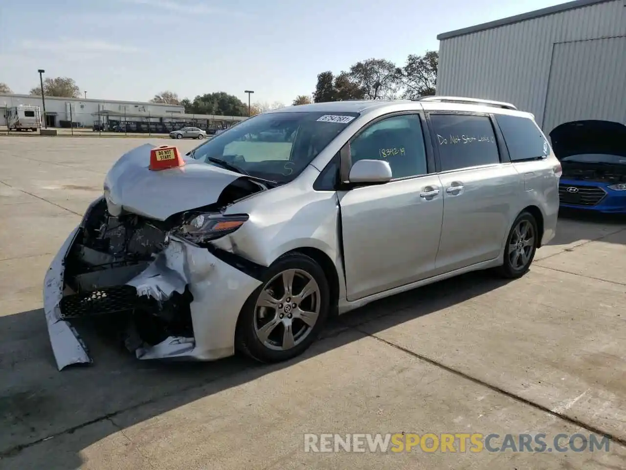 2 Фотография поврежденного автомобиля 5TDXZ3DC7KS973273 TOYOTA SIENNA 2019