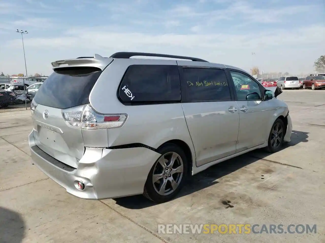 4 Фотография поврежденного автомобиля 5TDXZ3DC7KS973273 TOYOTA SIENNA 2019