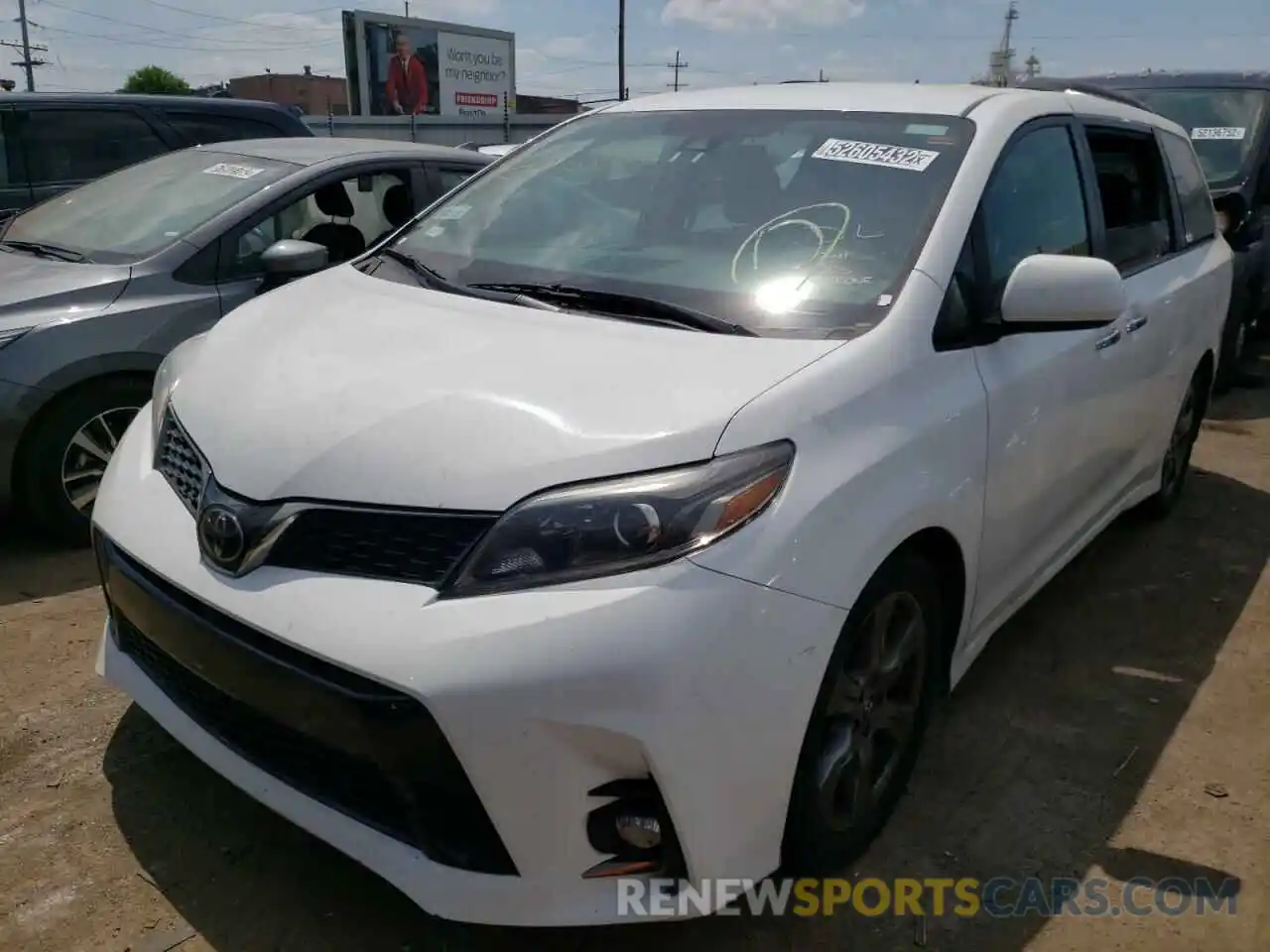 2 Photograph of a damaged car 5TDXZ3DC7KS978277 TOYOTA SIENNA 2019