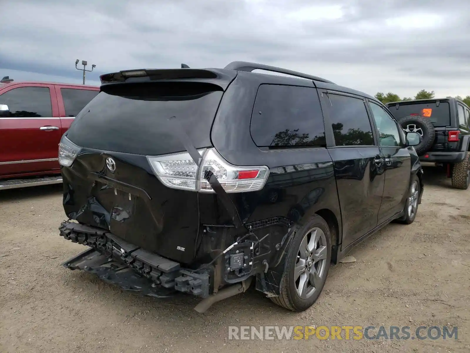 4 Фотография поврежденного автомобиля 5TDXZ3DC8KS004873 TOYOTA SIENNA 2019