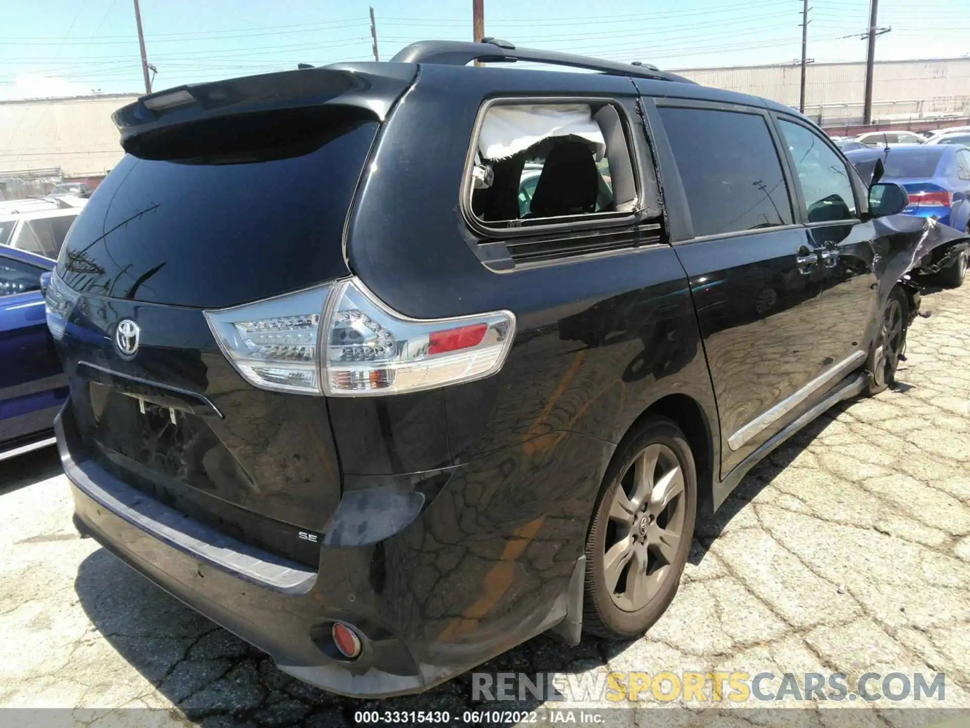 4 Фотография поврежденного автомобиля 5TDXZ3DC8KS976487 TOYOTA SIENNA 2019