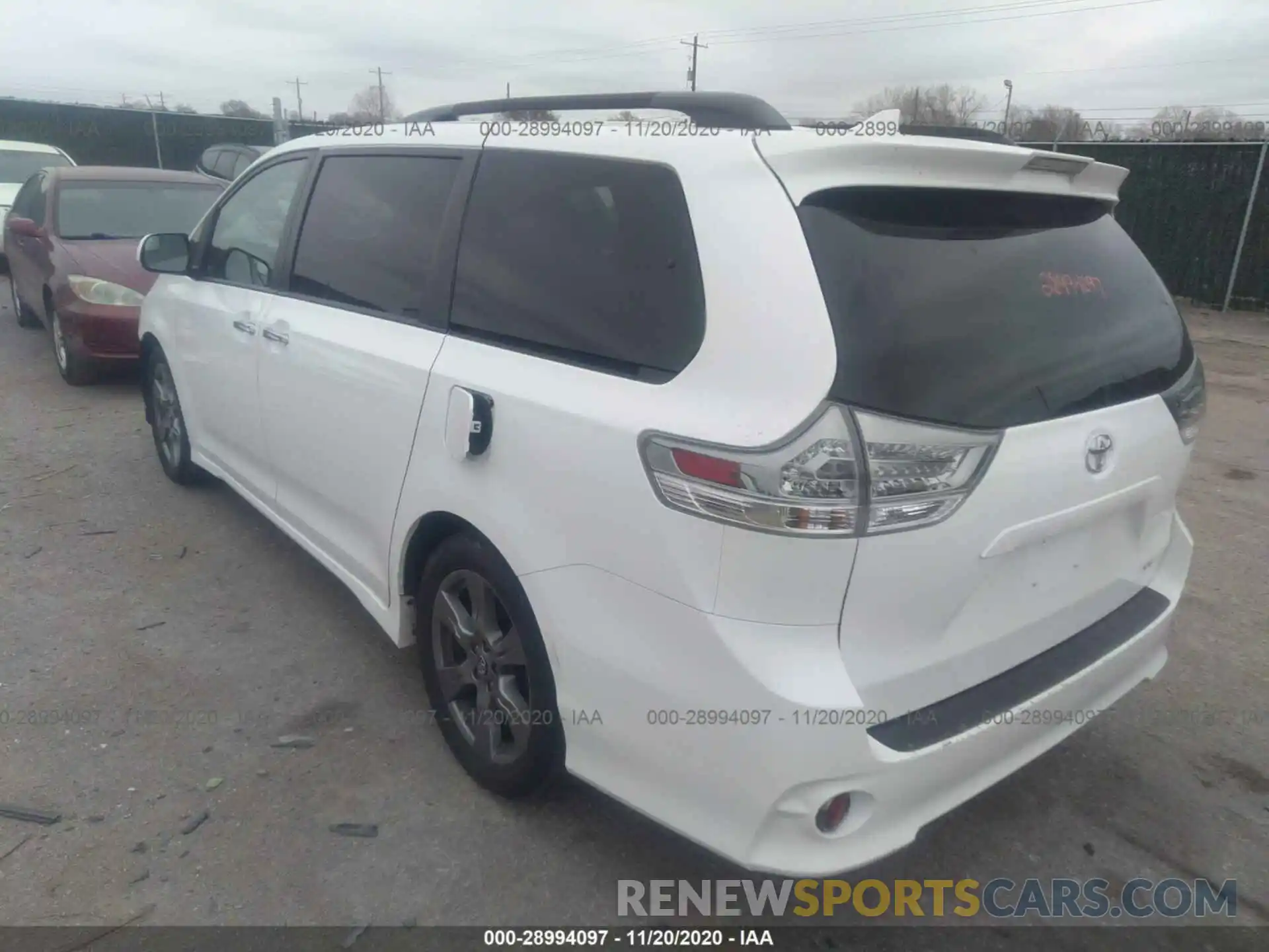 3 Фотография поврежденного автомобиля 5TDXZ3DC8KS977767 TOYOTA SIENNA 2019