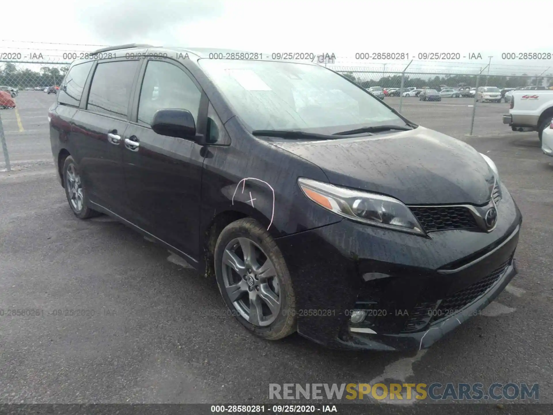 1 Photograph of a damaged car 5TDXZ3DC8KS984007 TOYOTA SIENNA 2019