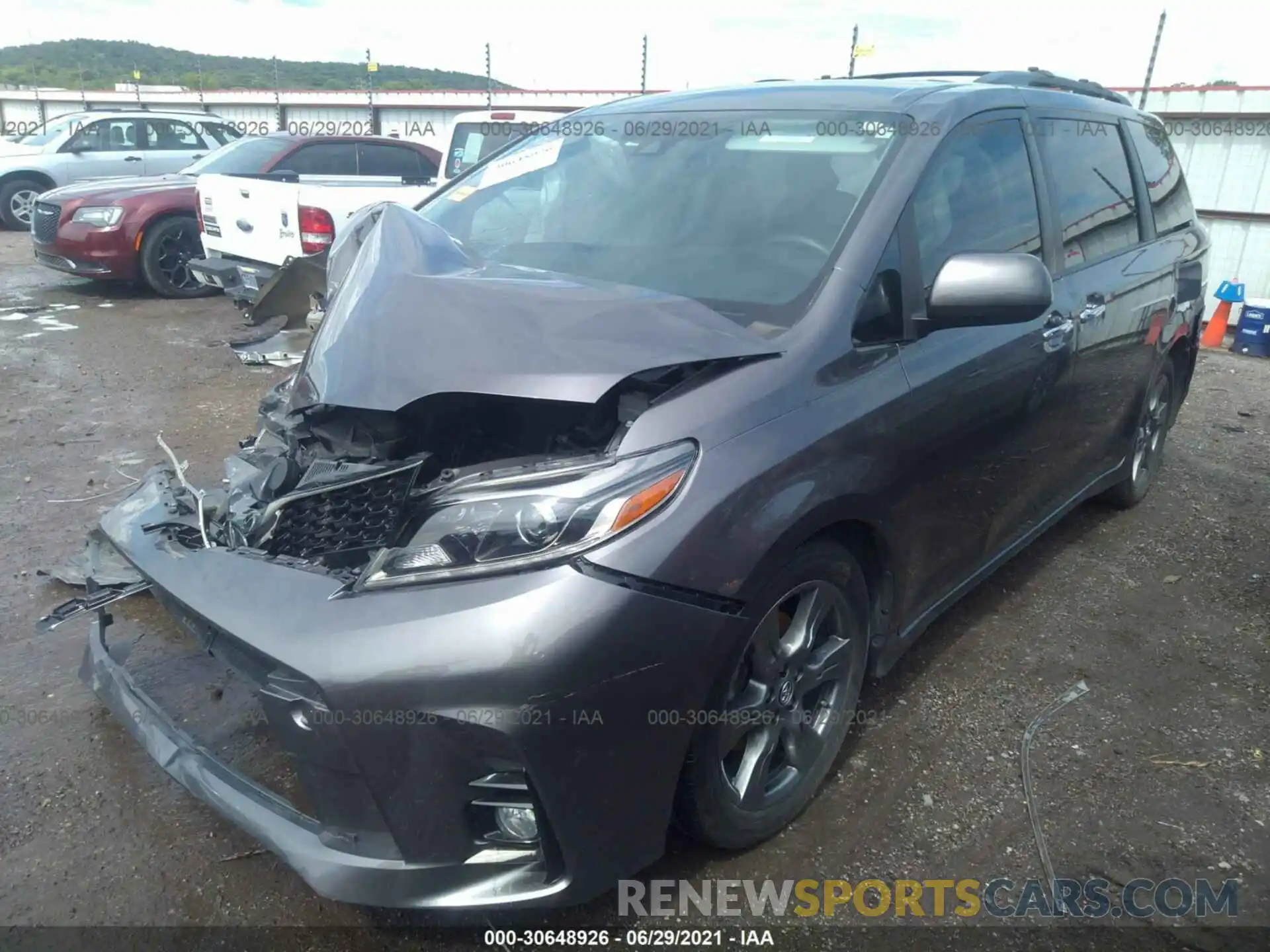 2 Фотография поврежденного автомобиля 5TDXZ3DC9KS010620 TOYOTA SIENNA 2019