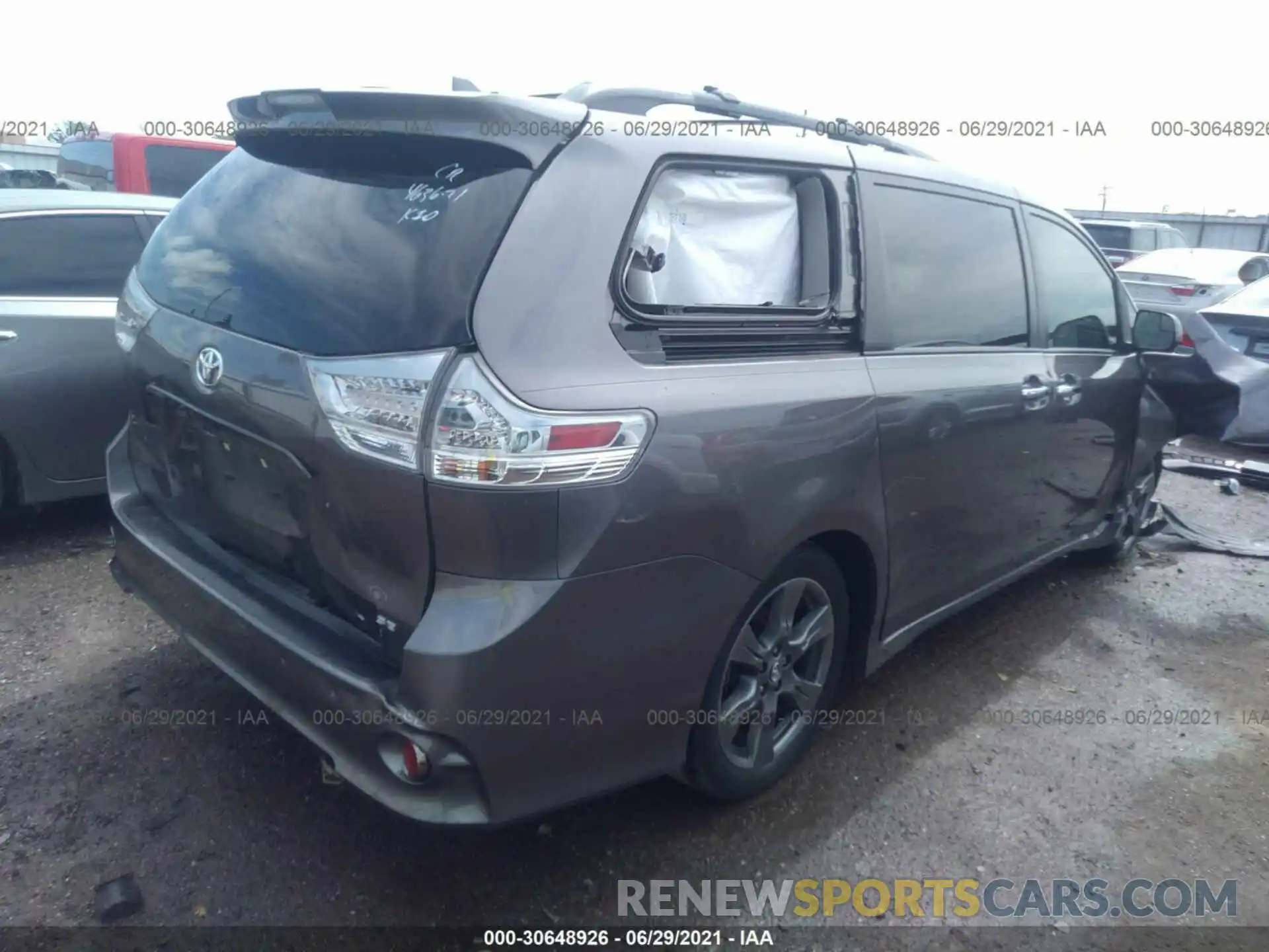 4 Фотография поврежденного автомобиля 5TDXZ3DC9KS010620 TOYOTA SIENNA 2019