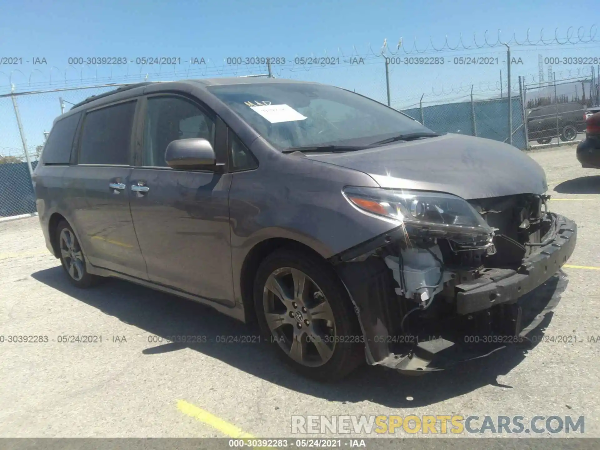 1 Photograph of a damaged car 5TDXZ3DC9KS018006 TOYOTA SIENNA 2019