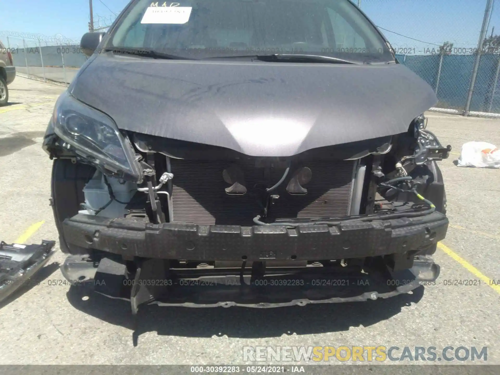 6 Photograph of a damaged car 5TDXZ3DC9KS018006 TOYOTA SIENNA 2019