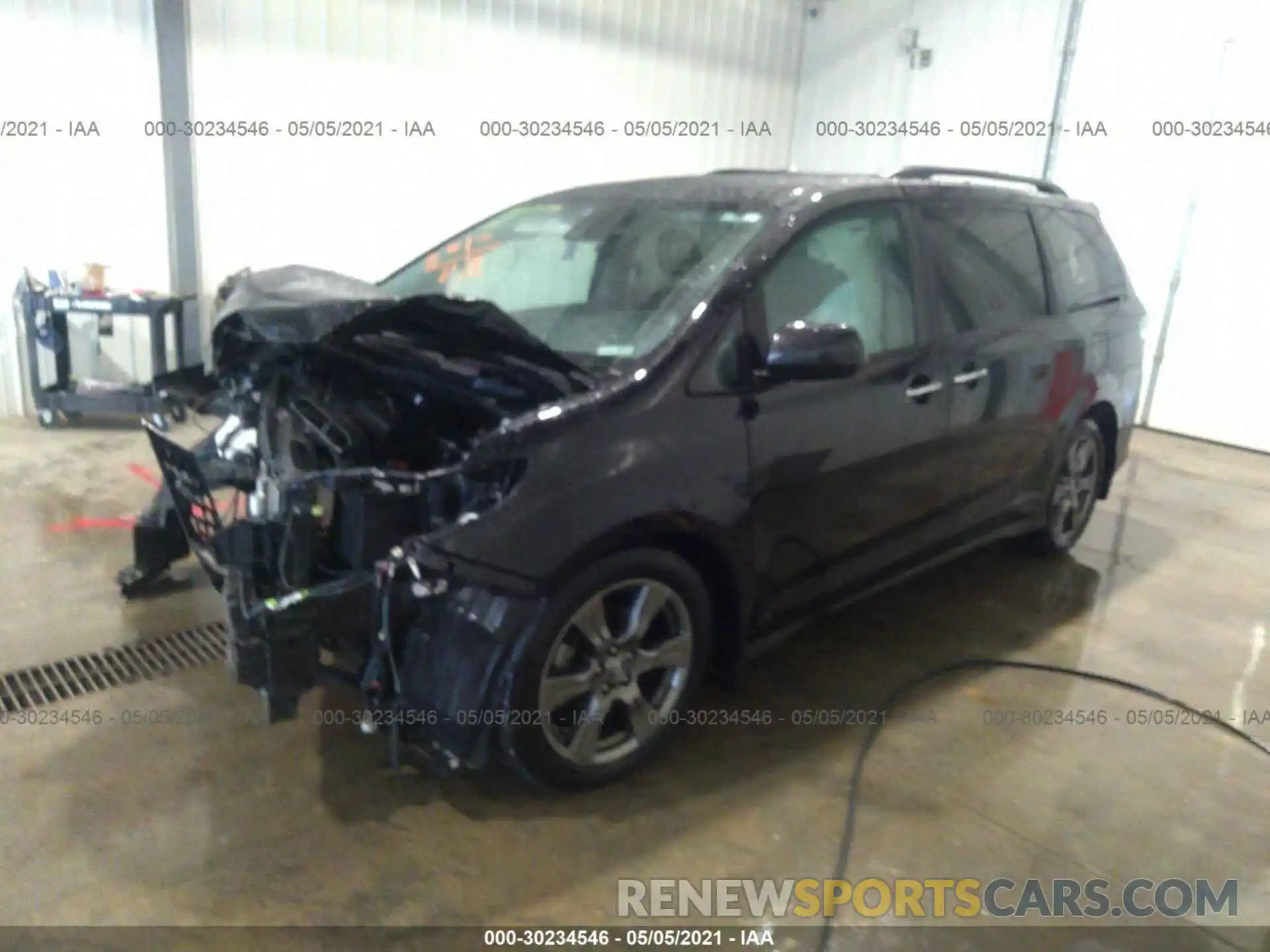 2 Photograph of a damaged car 5TDXZ3DC9KS019513 TOYOTA SIENNA 2019