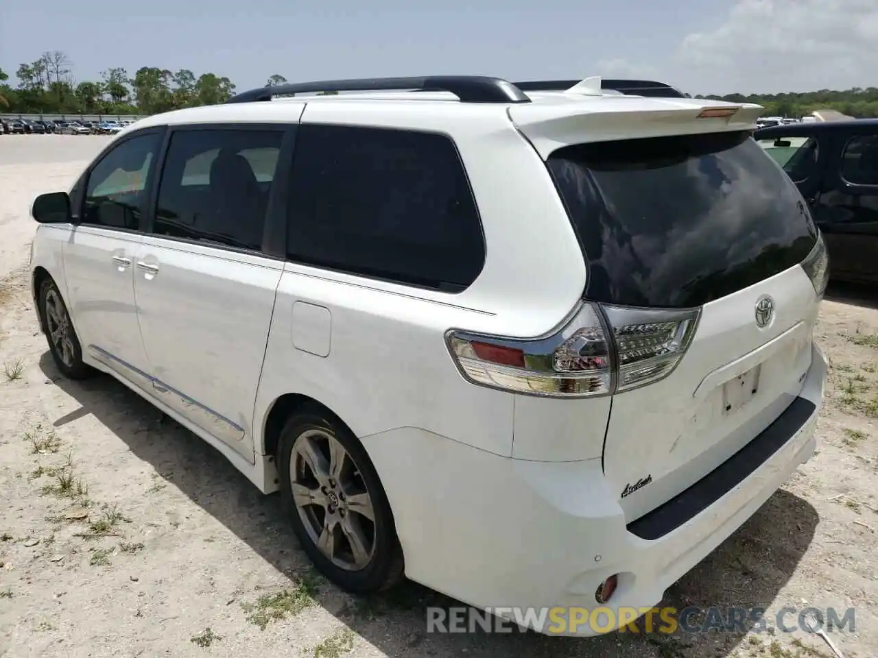 3 Фотография поврежденного автомобиля 5TDXZ3DC9KS973131 TOYOTA SIENNA 2019