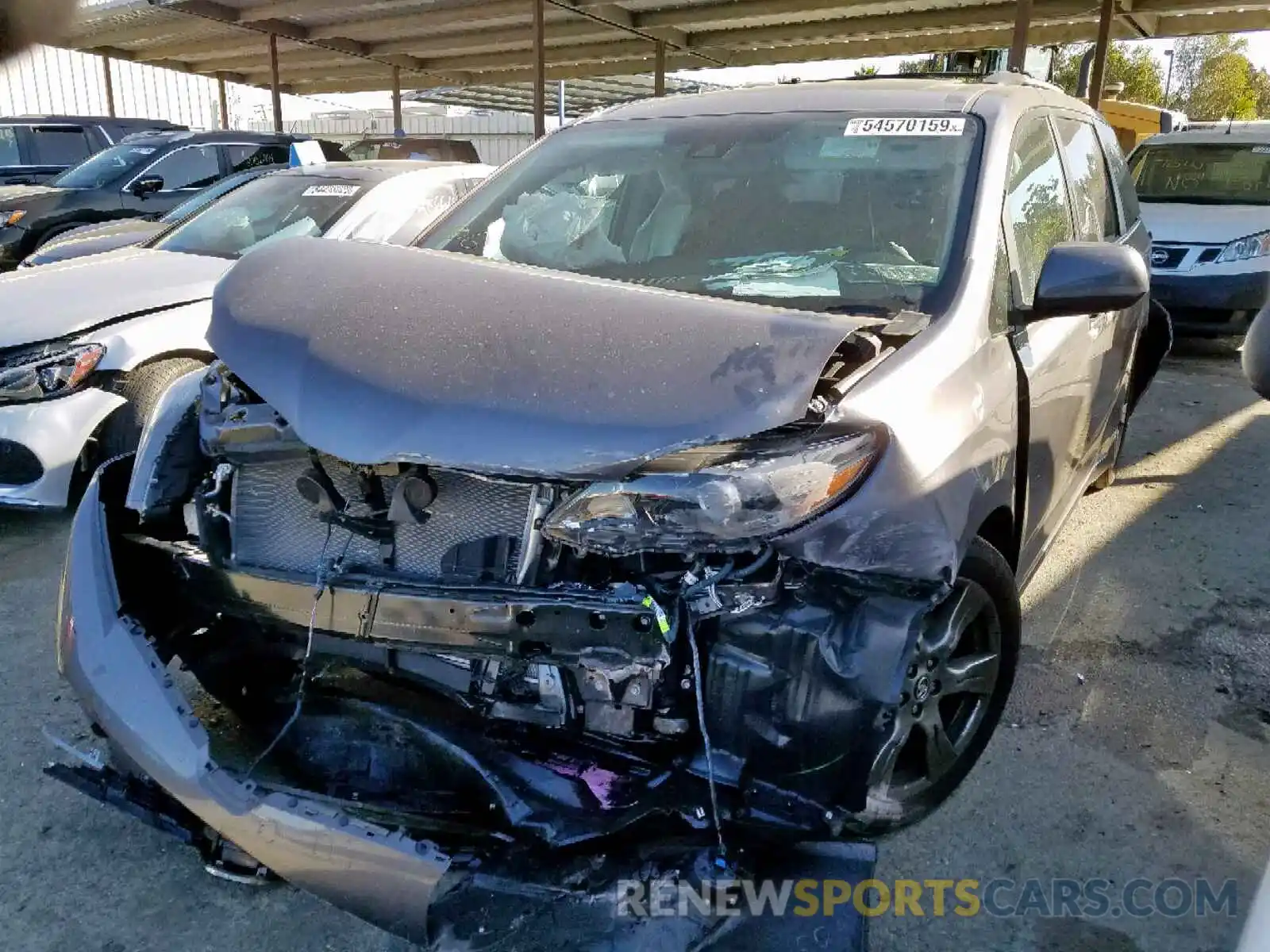 2 Photograph of a damaged car 5TDXZ3DC9KS975820 TOYOTA SIENNA 2019