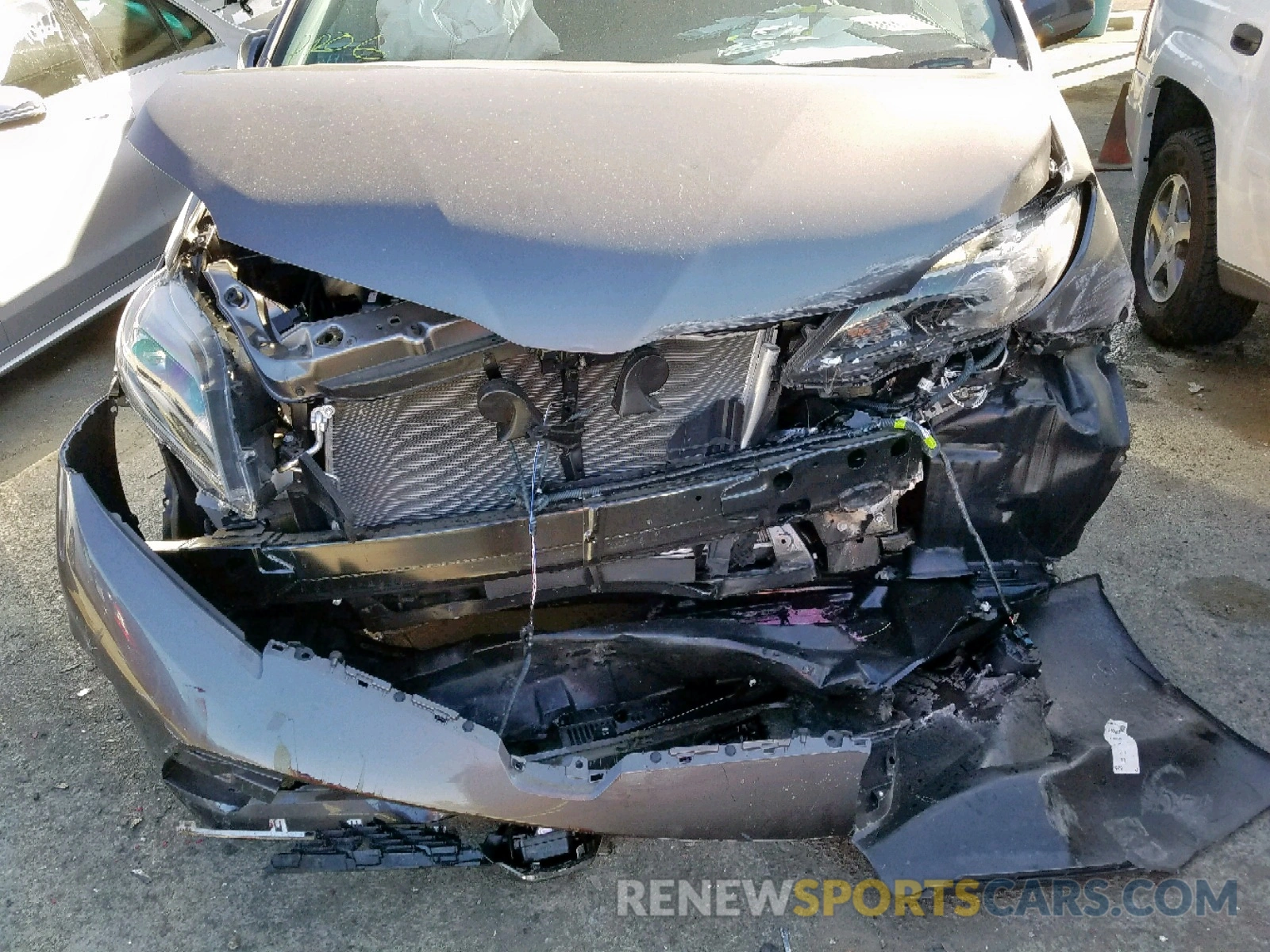 7 Photograph of a damaged car 5TDXZ3DC9KS975820 TOYOTA SIENNA 2019