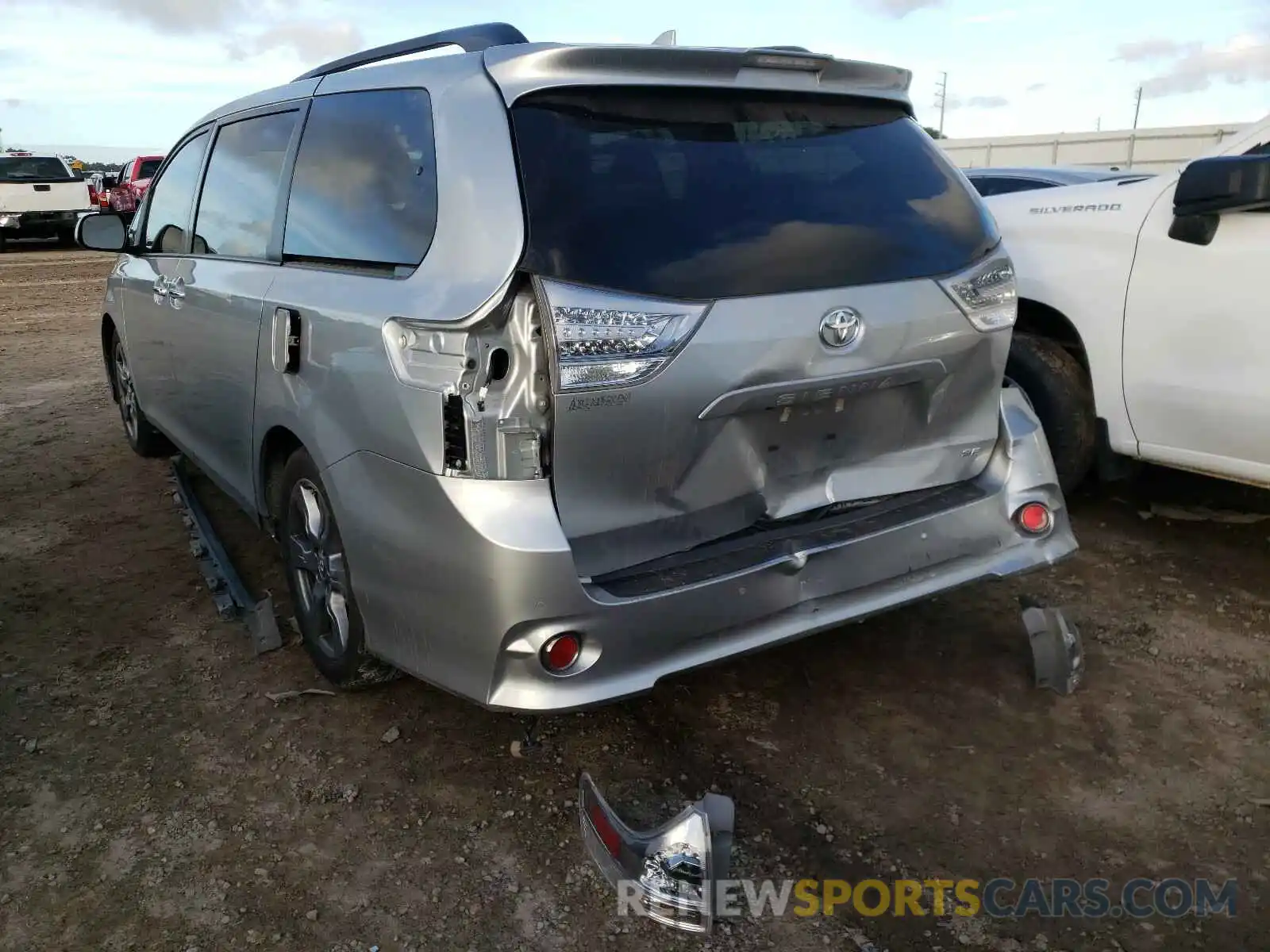 3 Photograph of a damaged car 5TDXZ3DCXKS969041 TOYOTA SIENNA 2019