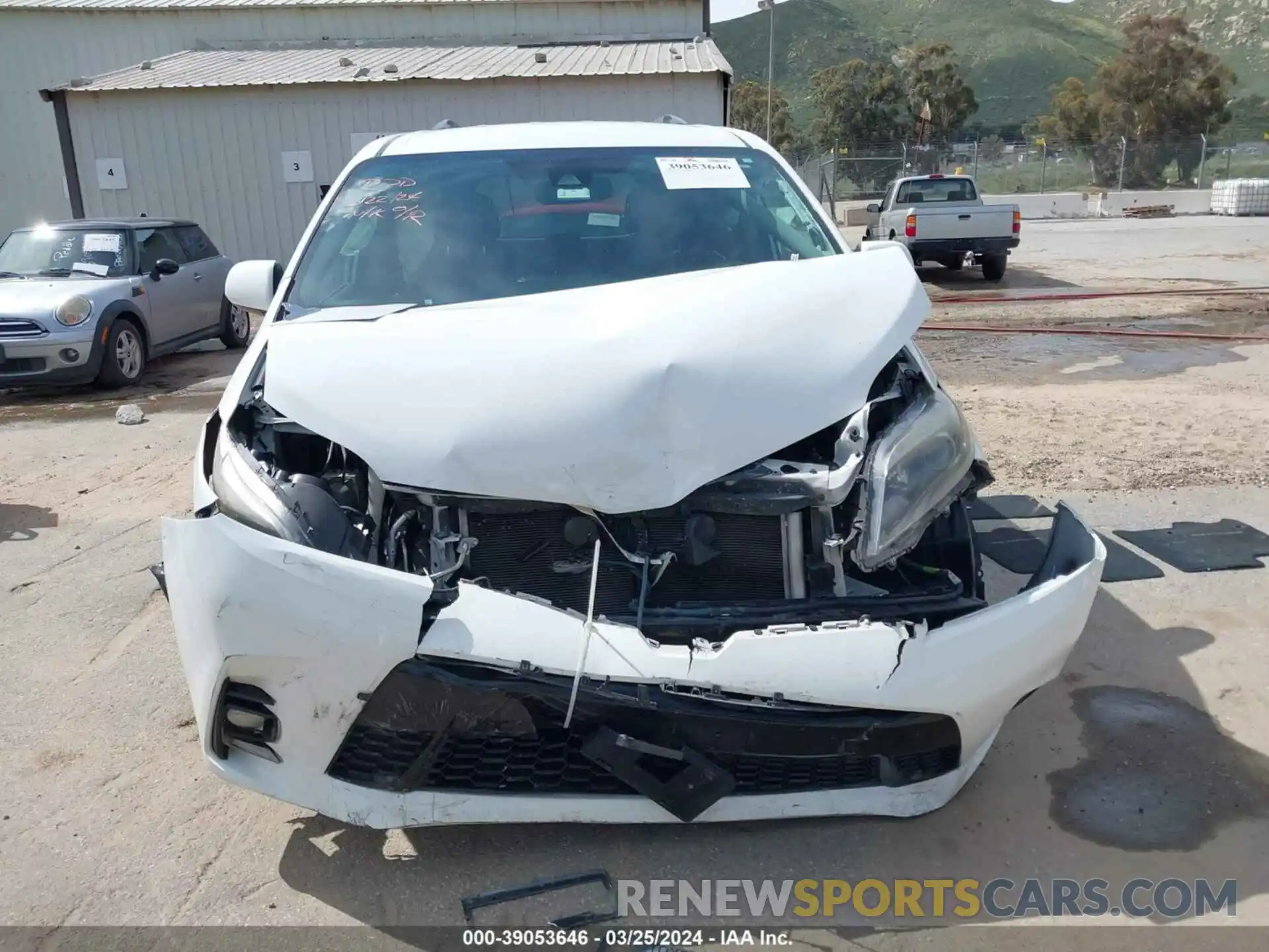 12 Photograph of a damaged car 5TDXZ3DCXKS978368 TOYOTA SIENNA 2019