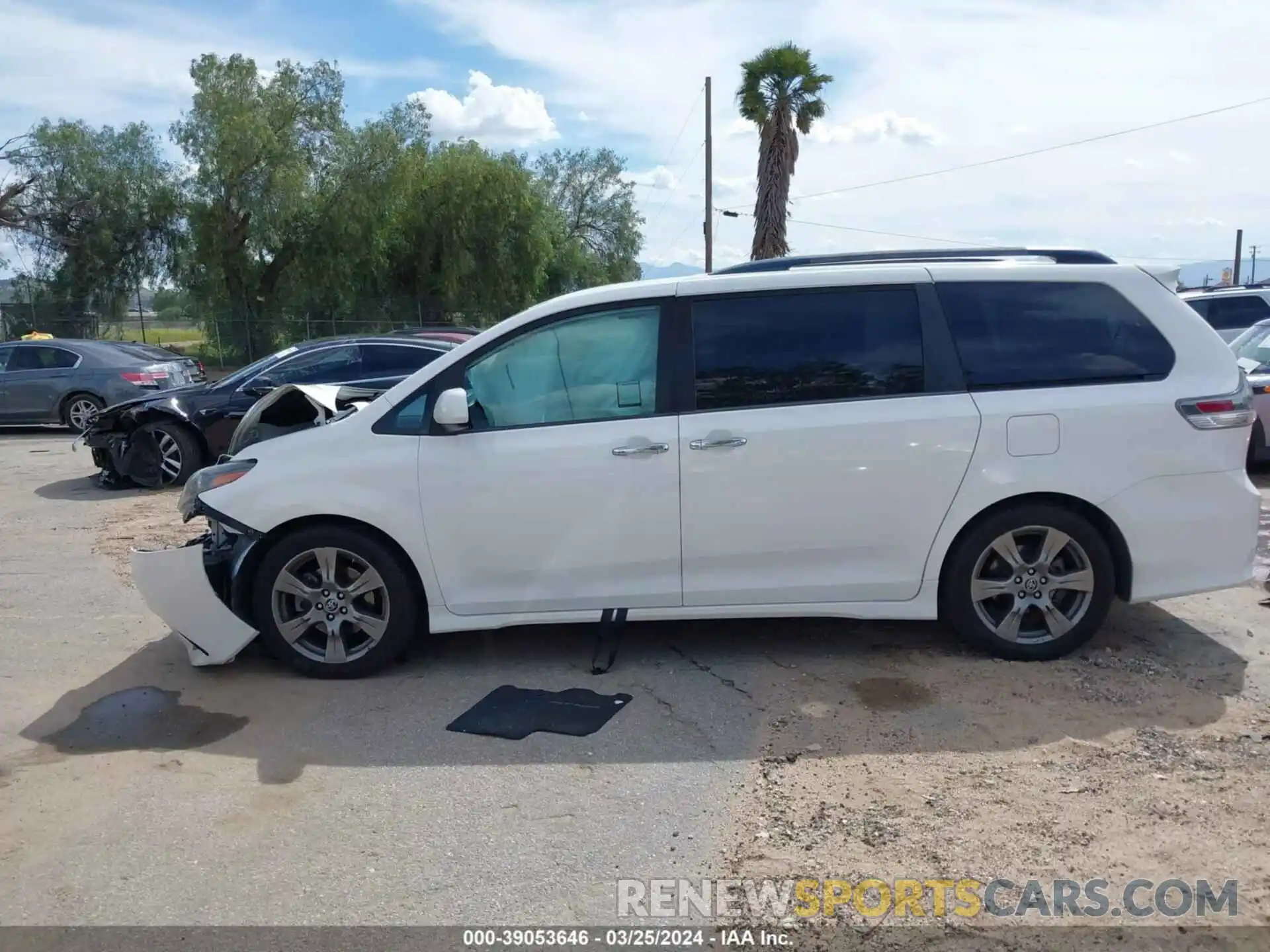 14 Фотография поврежденного автомобиля 5TDXZ3DCXKS978368 TOYOTA SIENNA 2019