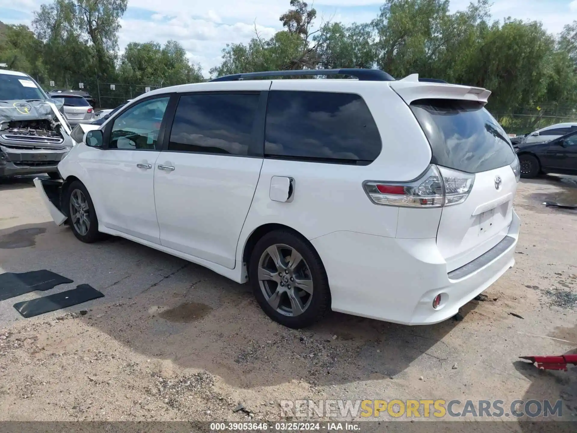 3 Фотография поврежденного автомобиля 5TDXZ3DCXKS978368 TOYOTA SIENNA 2019