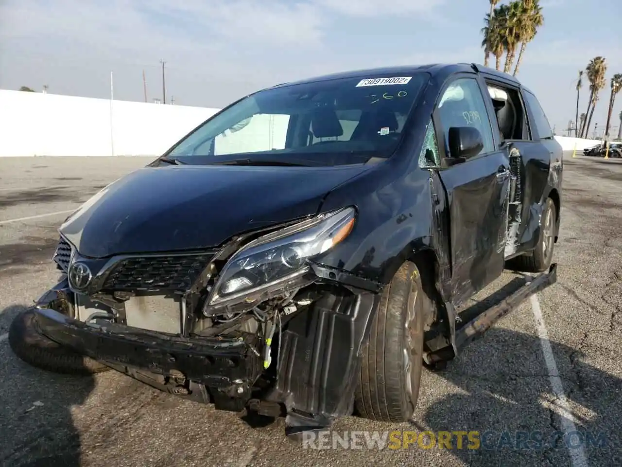 2 Photograph of a damaged car 5TDXZ3DCXKS992061 TOYOTA SIENNA 2019