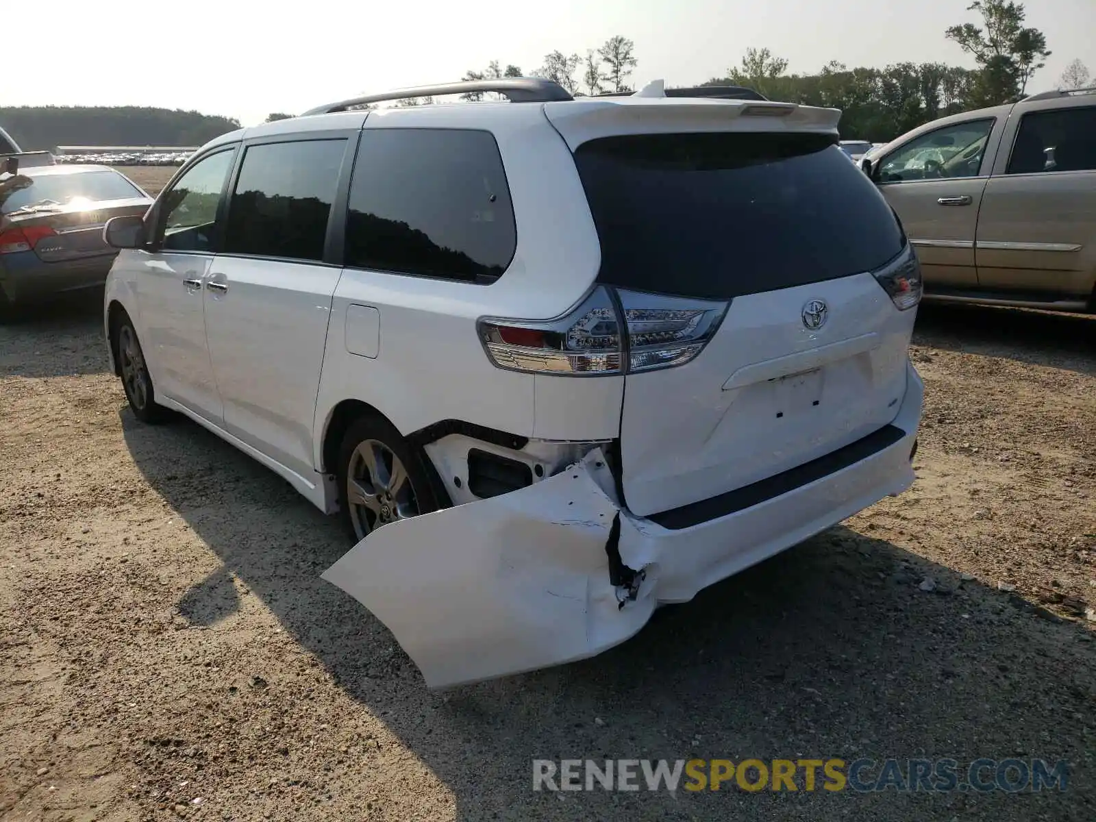 3 Фотография поврежденного автомобиля 5TDXZ3DCXKS992223 TOYOTA SIENNA 2019