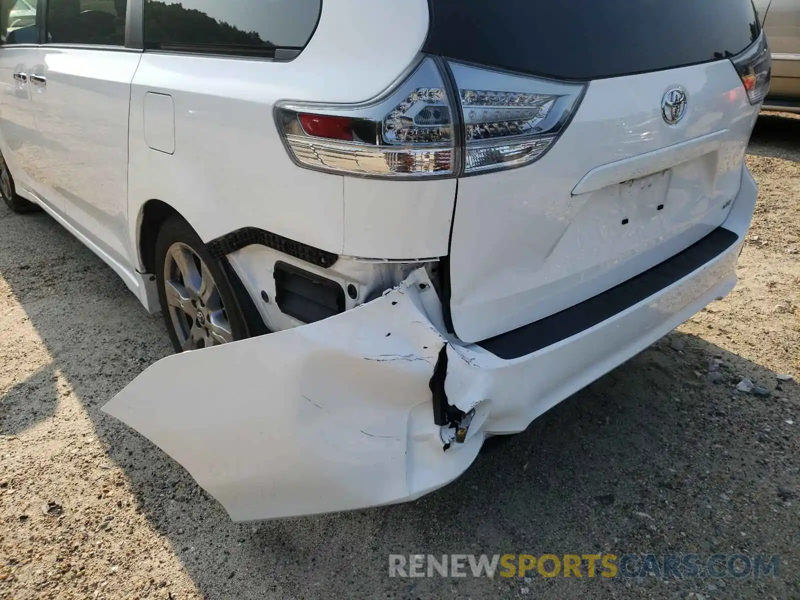 9 Фотография поврежденного автомобиля 5TDXZ3DCXKS992223 TOYOTA SIENNA 2019