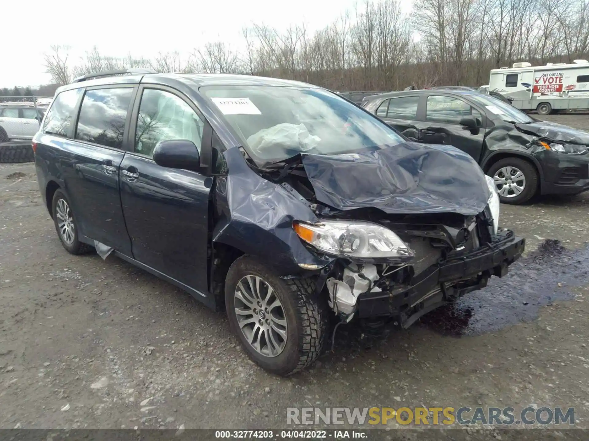 1 Photograph of a damaged car 5TDYZ3DC0KS004371 TOYOTA SIENNA 2019