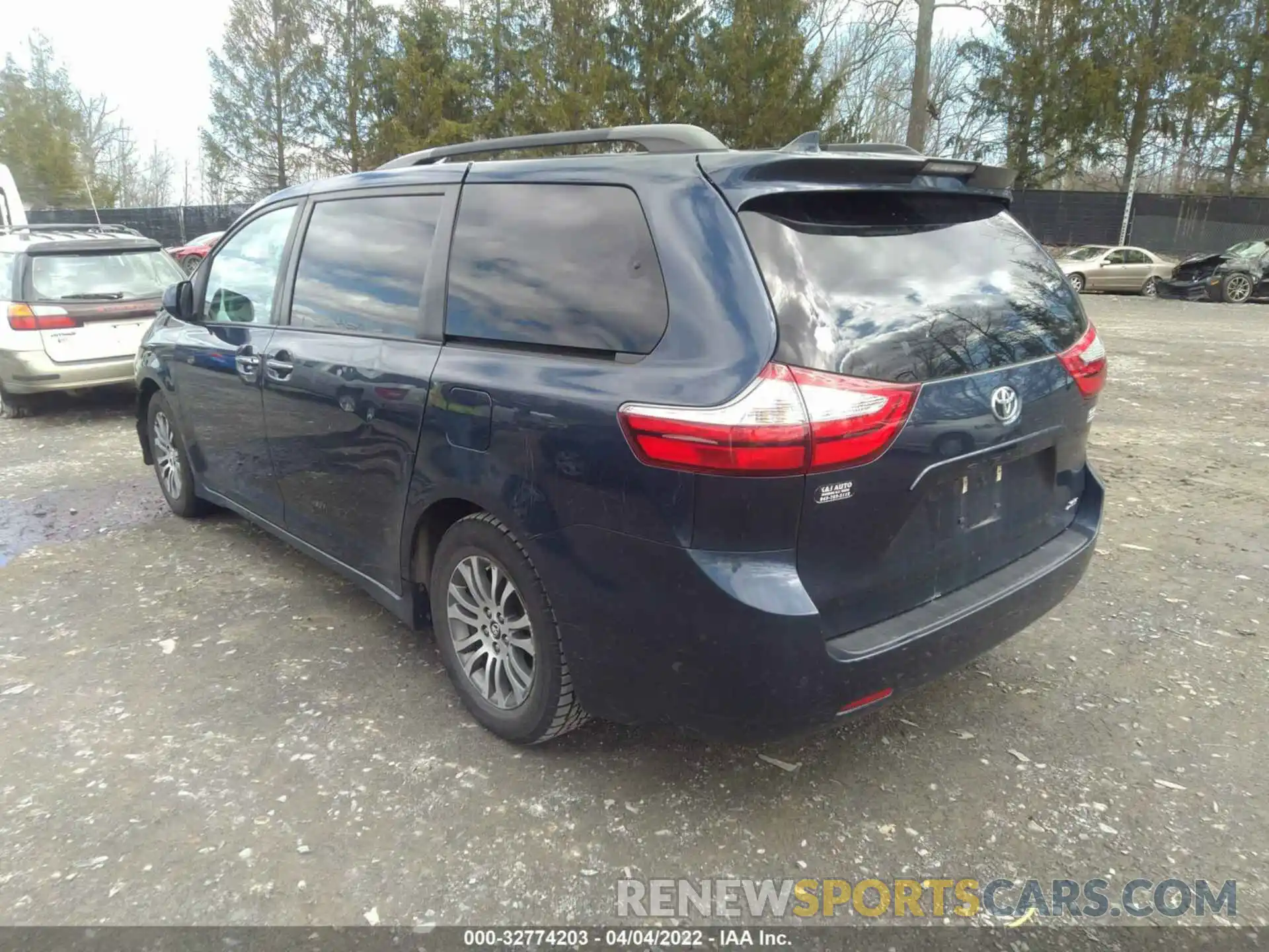 3 Фотография поврежденного автомобиля 5TDYZ3DC0KS004371 TOYOTA SIENNA 2019