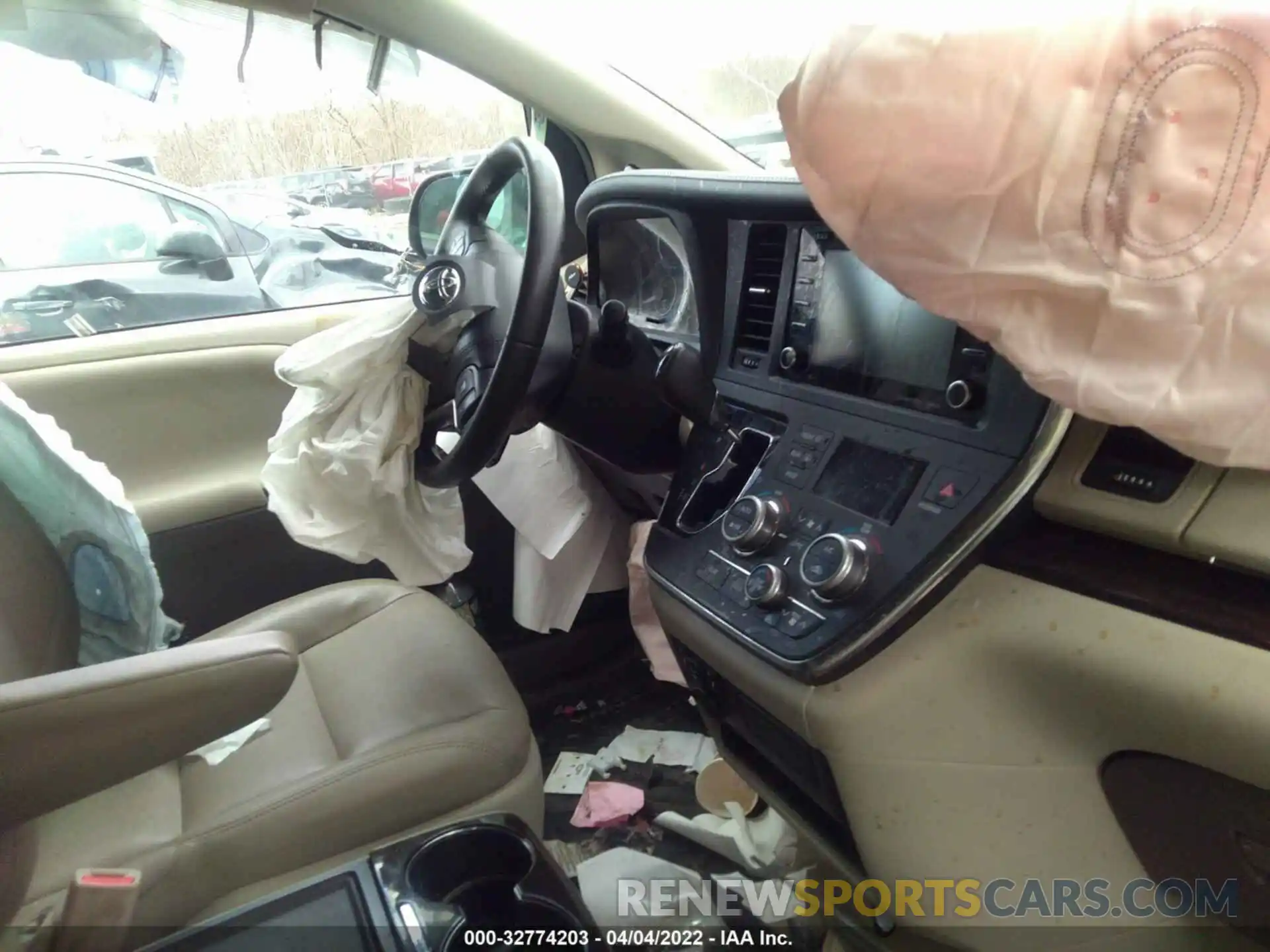 5 Photograph of a damaged car 5TDYZ3DC0KS004371 TOYOTA SIENNA 2019