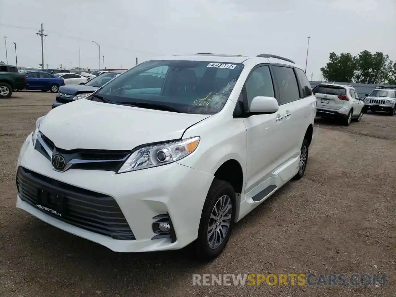 2 Photograph of a damaged car 5TDYZ3DC0KS005214 TOYOTA SIENNA 2019