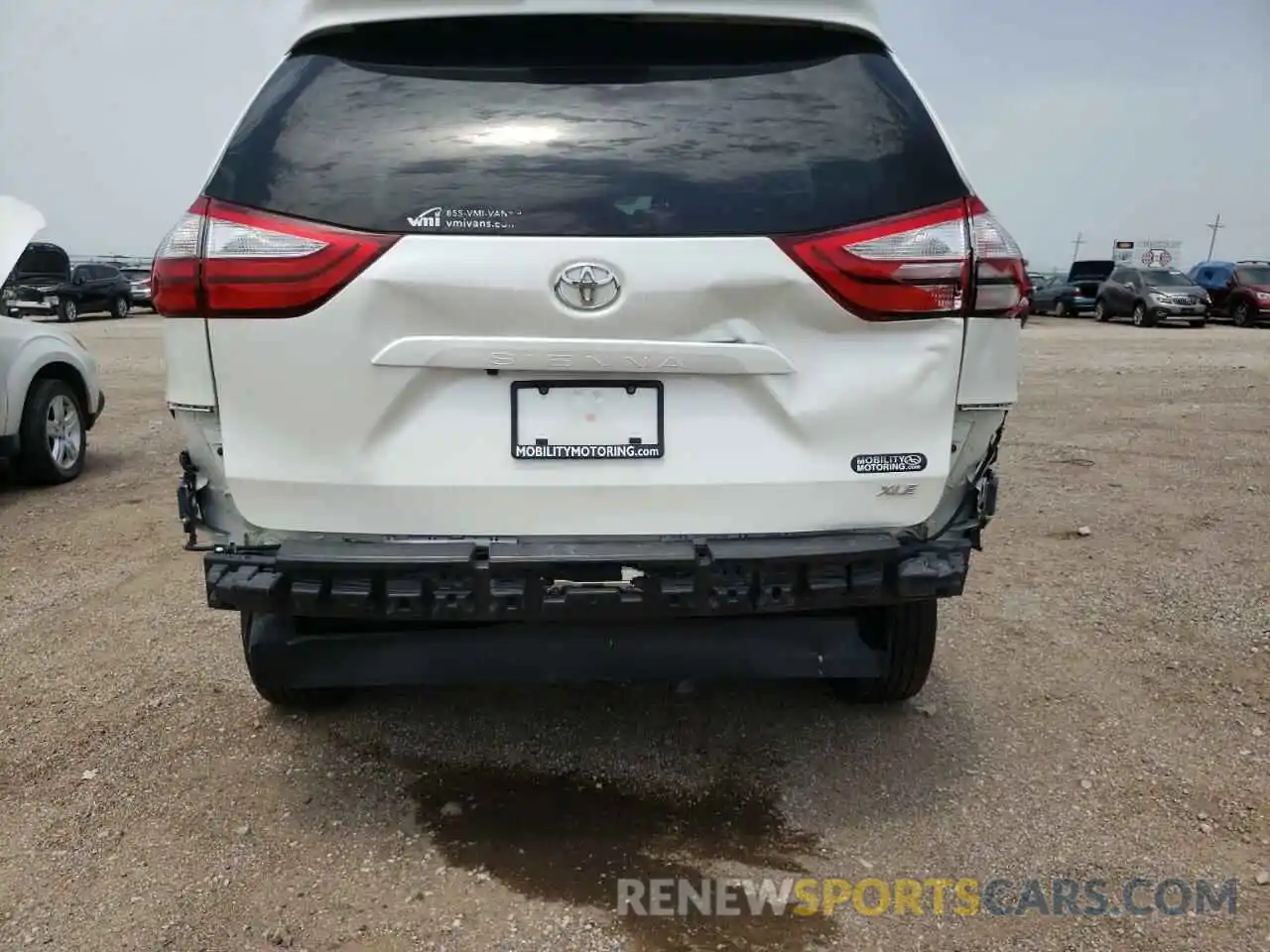 9 Photograph of a damaged car 5TDYZ3DC0KS005214 TOYOTA SIENNA 2019