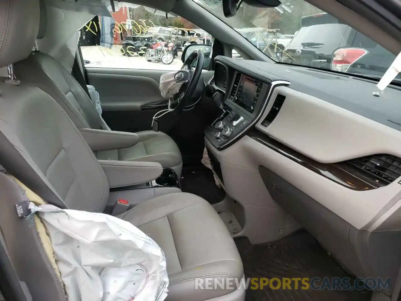 5 Photograph of a damaged car 5TDYZ3DC0KS005262 TOYOTA SIENNA 2019