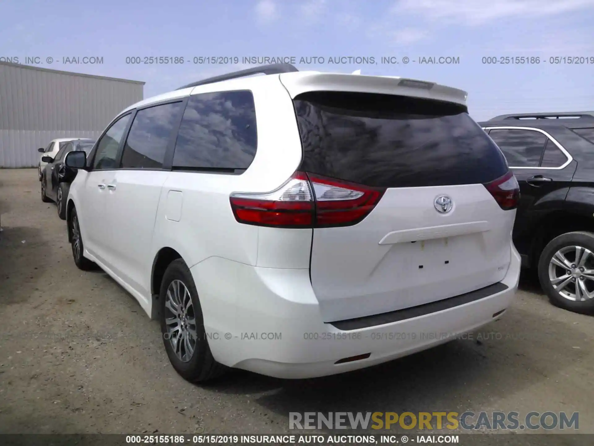 3 Фотография поврежденного автомобиля 5TDYZ3DC0KS013572 TOYOTA SIENNA 2019