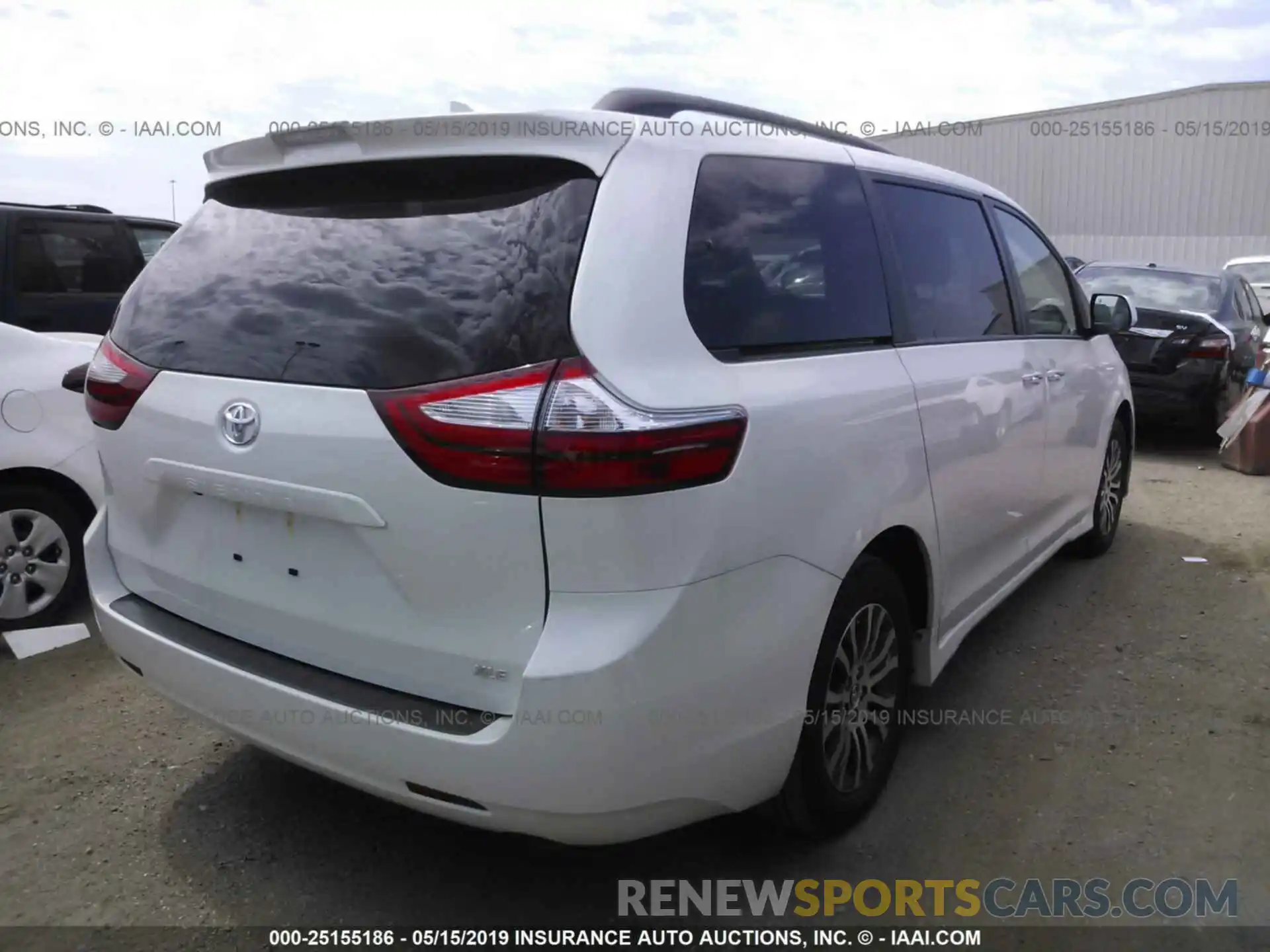 4 Фотография поврежденного автомобиля 5TDYZ3DC0KS013572 TOYOTA SIENNA 2019