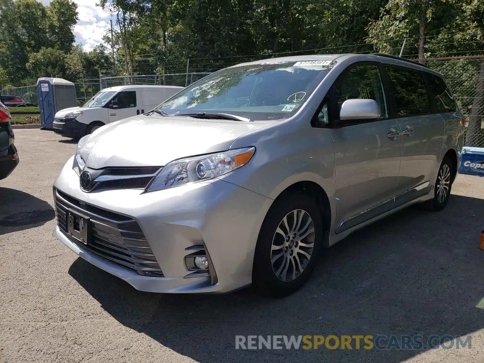 2 Photograph of a damaged car 5TDYZ3DC0KS014253 TOYOTA SIENNA 2019